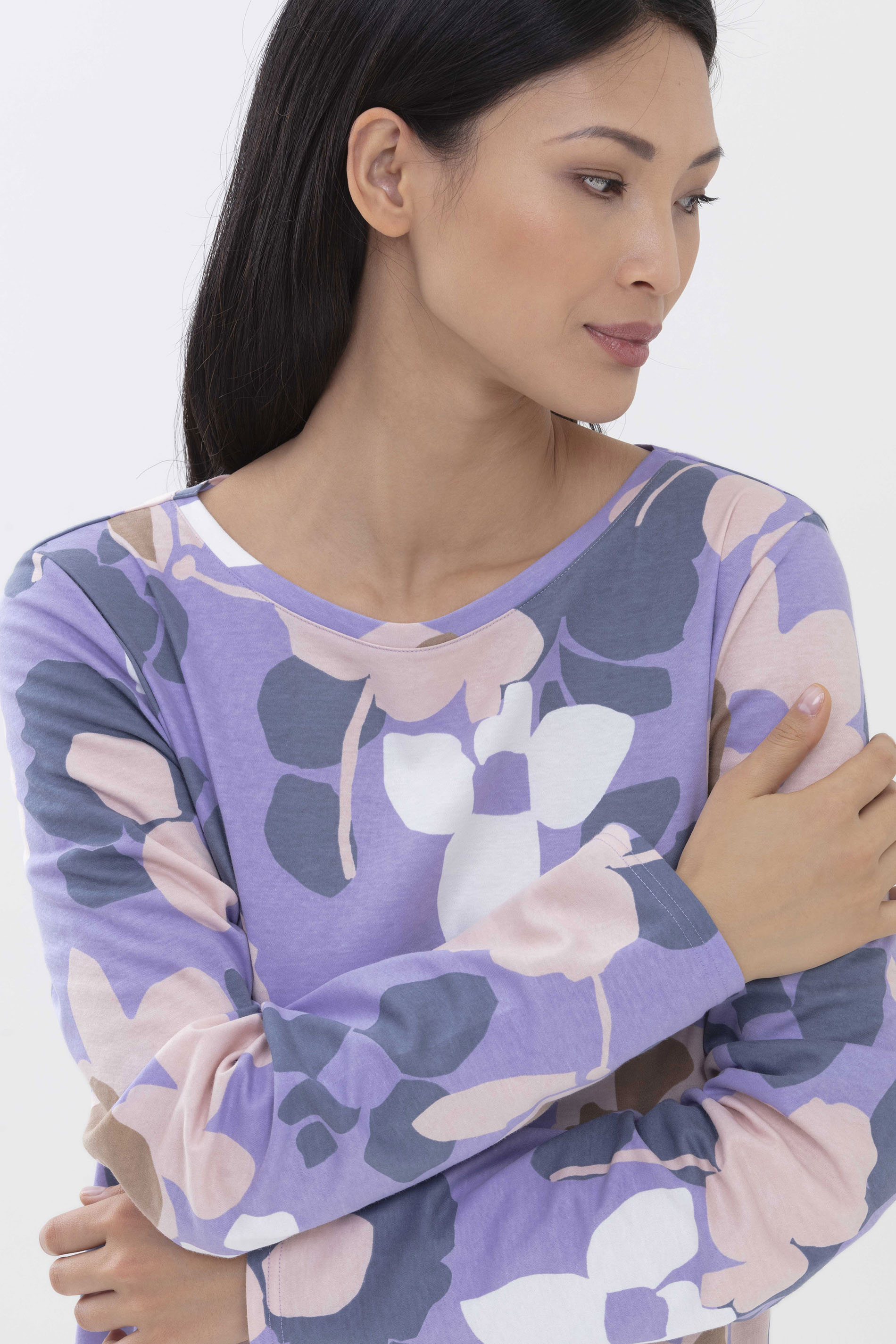Nightshirt Lilac Serie Michelle Detail View 02 | mey®