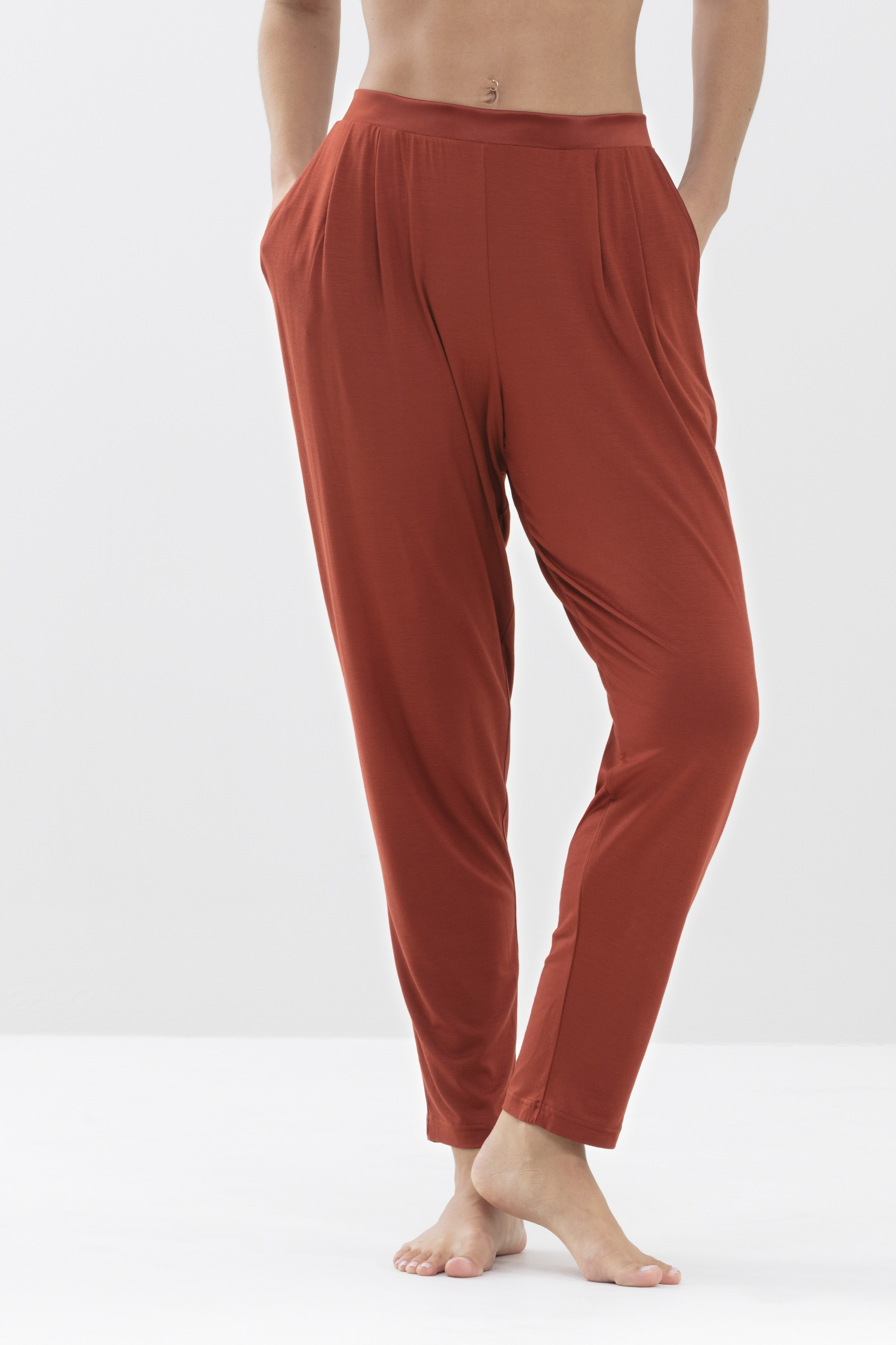 Long bottoms Red Pepper Serie Alena Front View | mey®