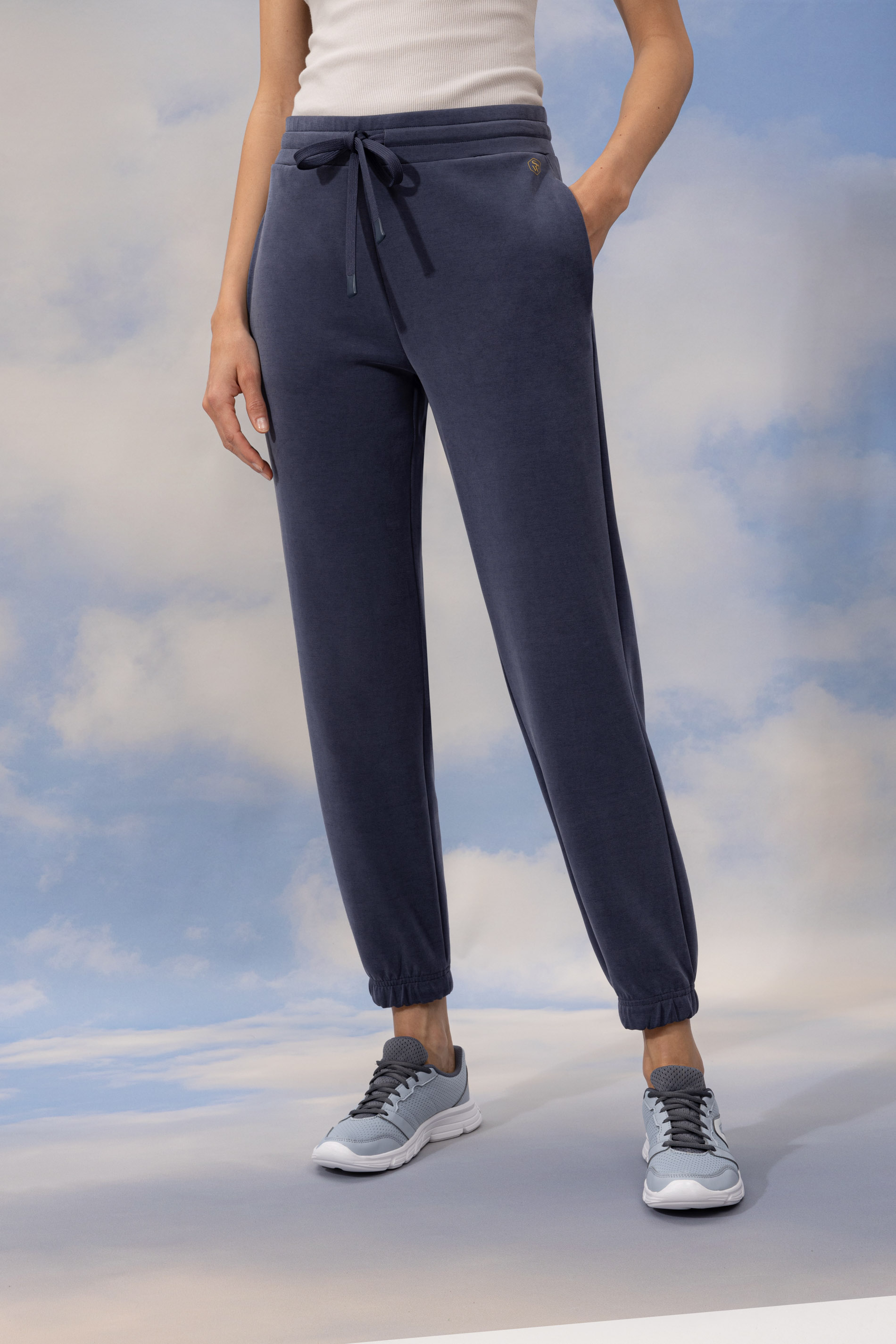 Ankle-length bottoms Blue Shadow Serie Smooth Front View | mey®