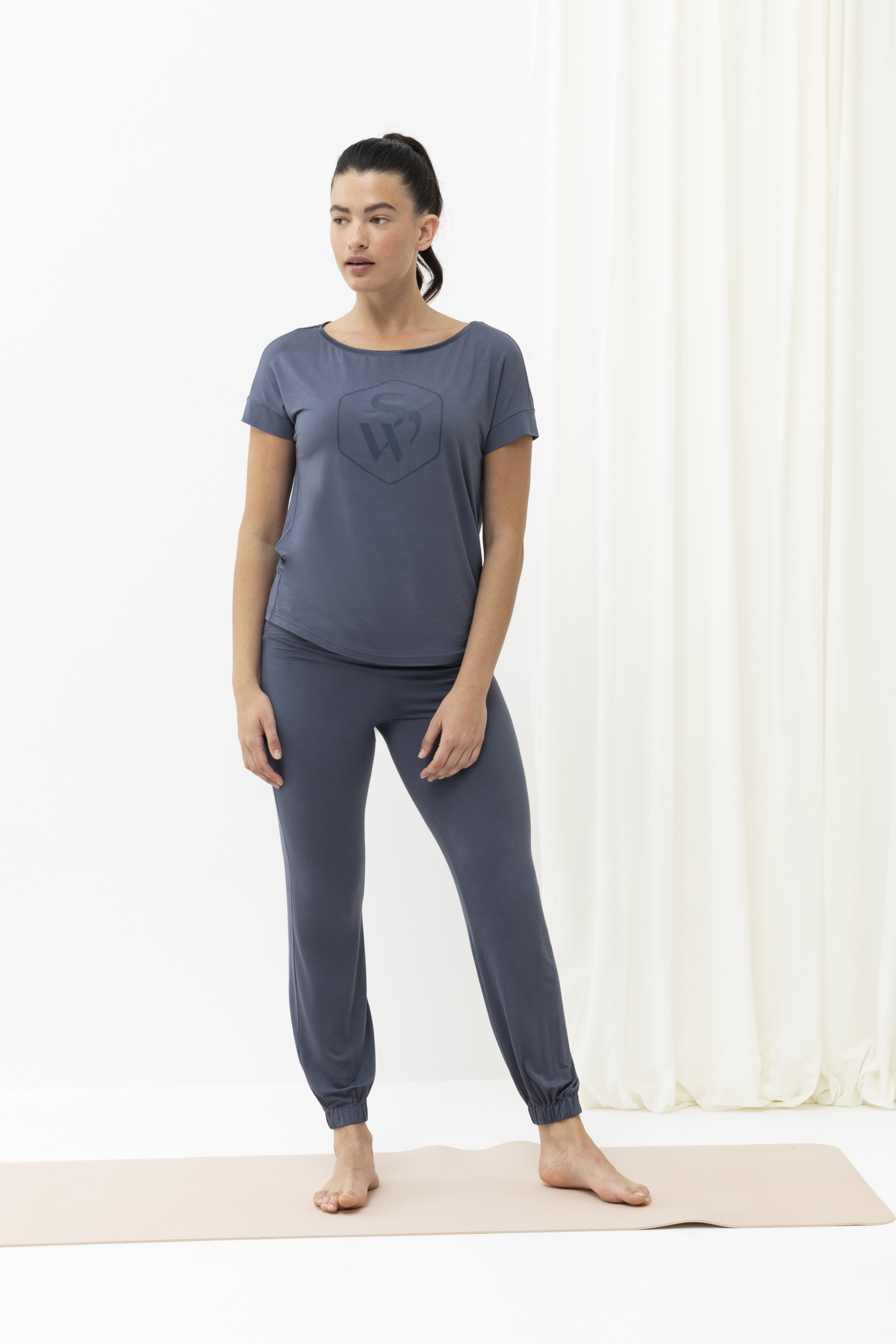 Yoga pants ankle-length Carbon Serie Breathable Festlegen | mey®