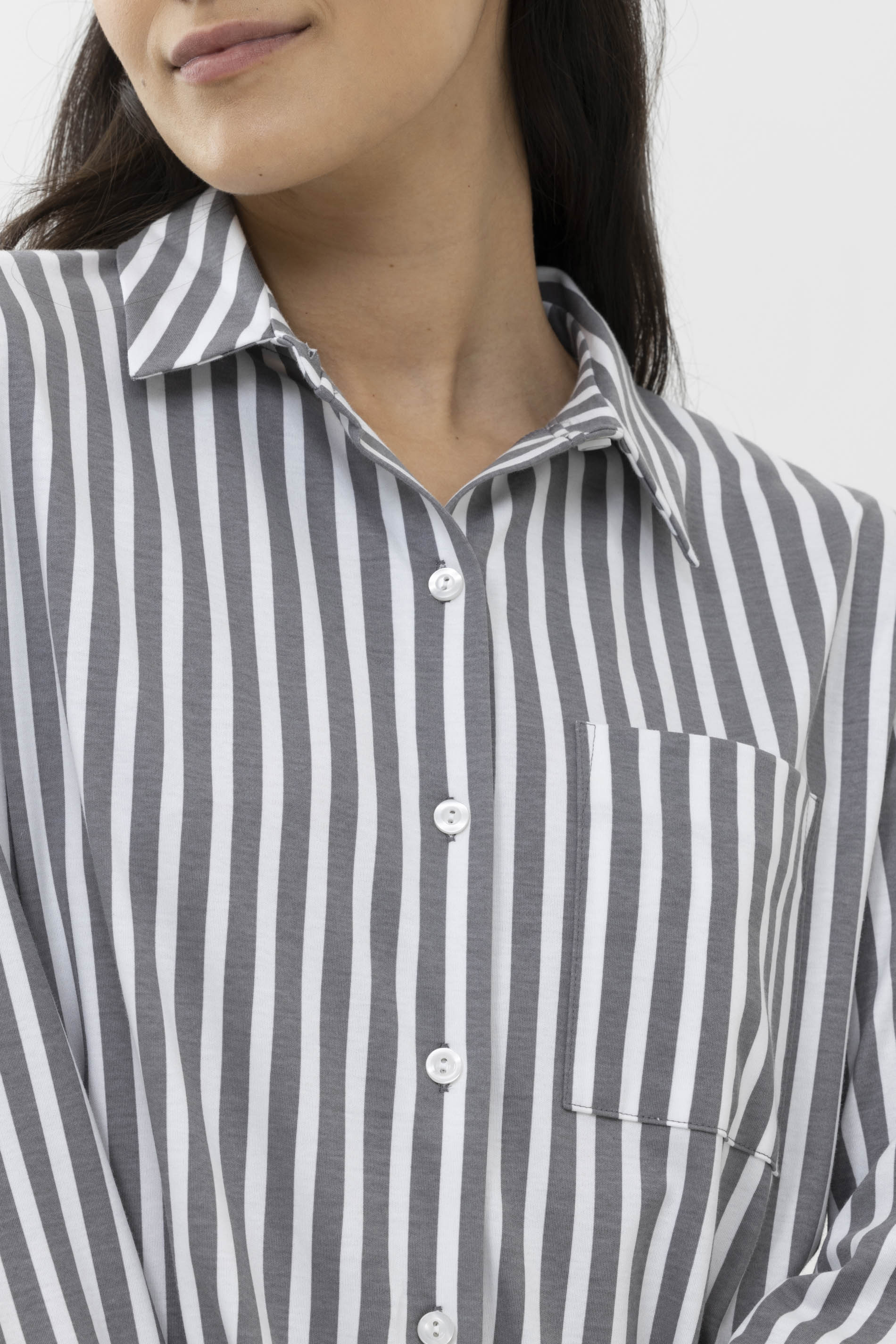 Pyjama Shirt Lovely Grey Serie Sleepsation Detailansicht 01 | mey®