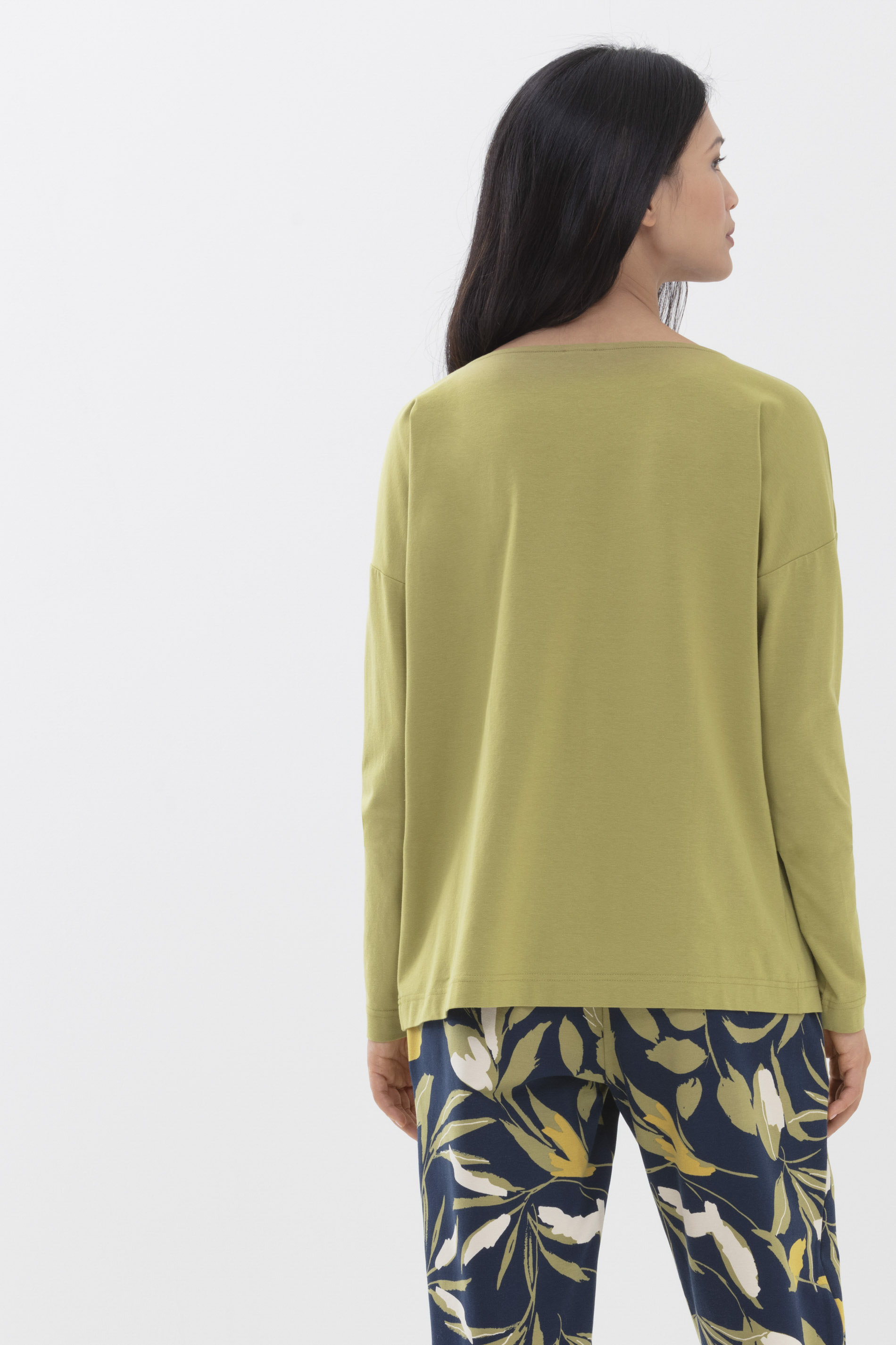 Langarm-Shirt Tuscan Green Serie Aya Rückansicht | mey®