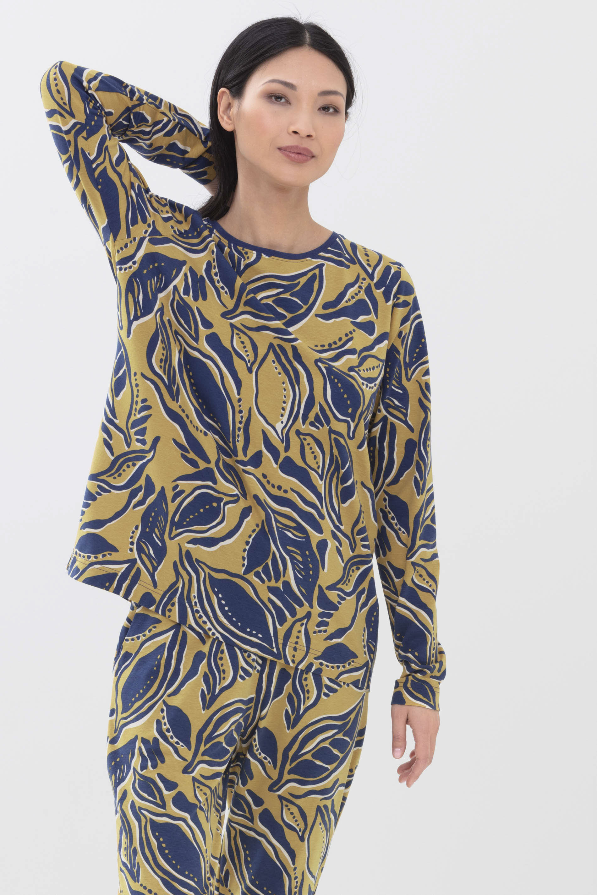 Long-sleeved shirt Wintergold Serie Jola Front View | mey®