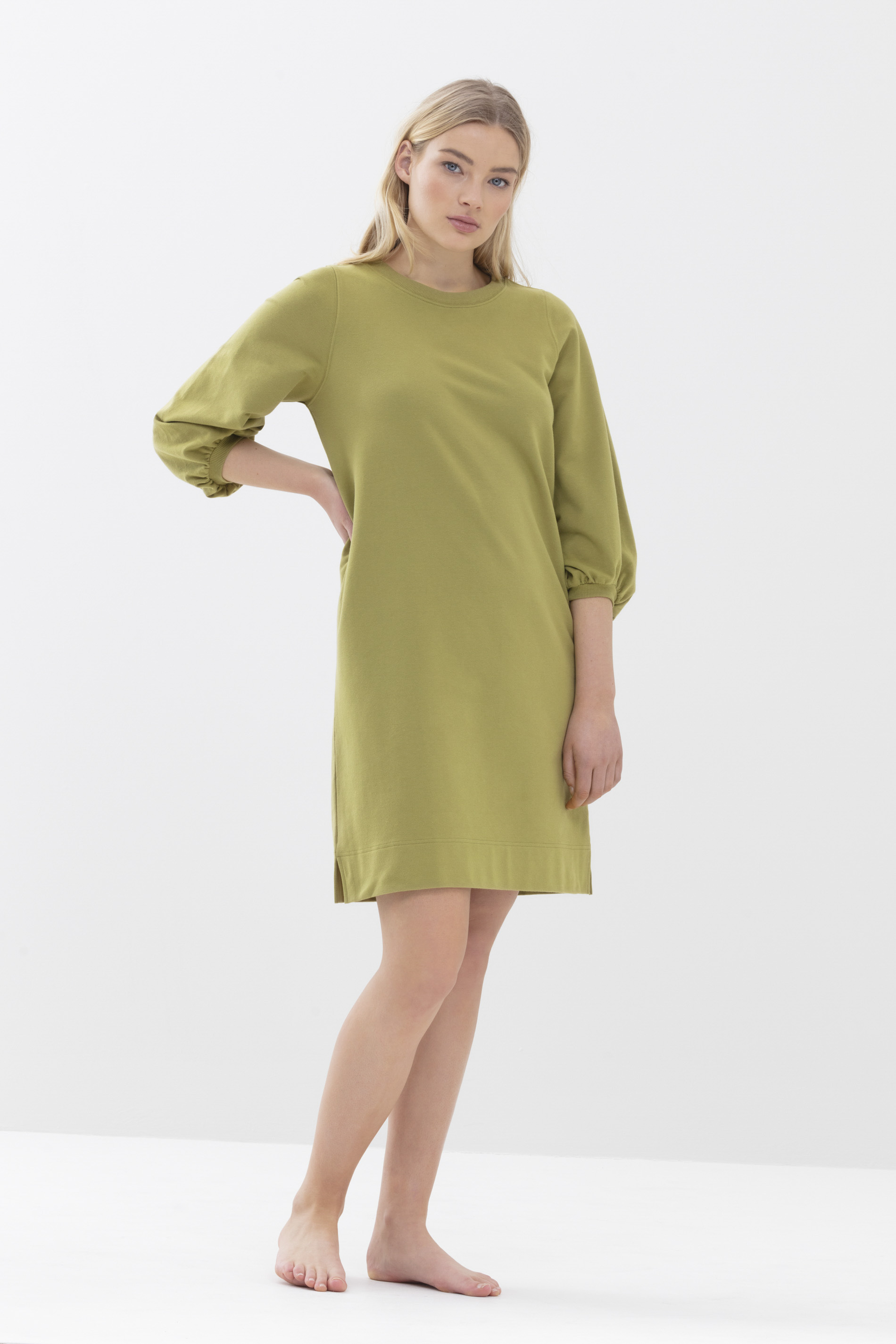 Lounge dress Tuscan Green Serie Mischa Front View | mey®