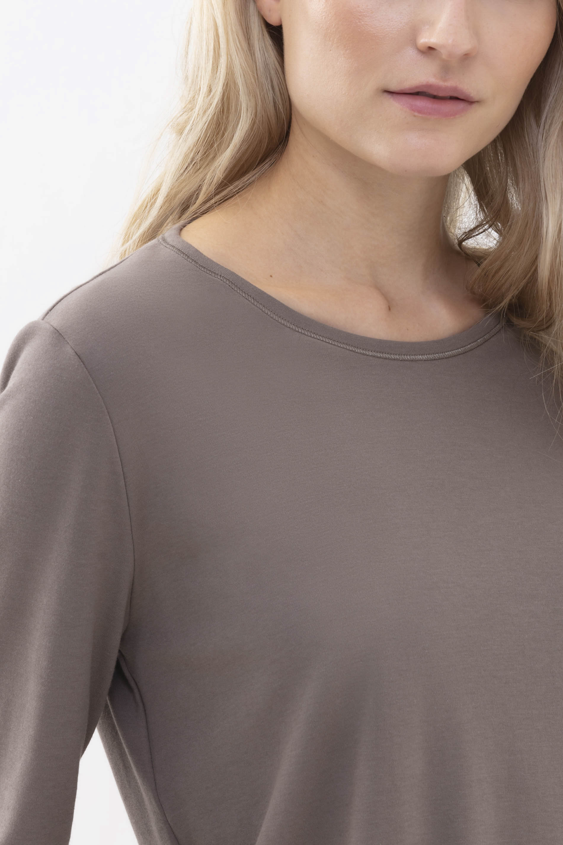 Shirt with full-length sleeves Deep Taupe Serie N8TEX 2.0 Detail View 01 | mey®