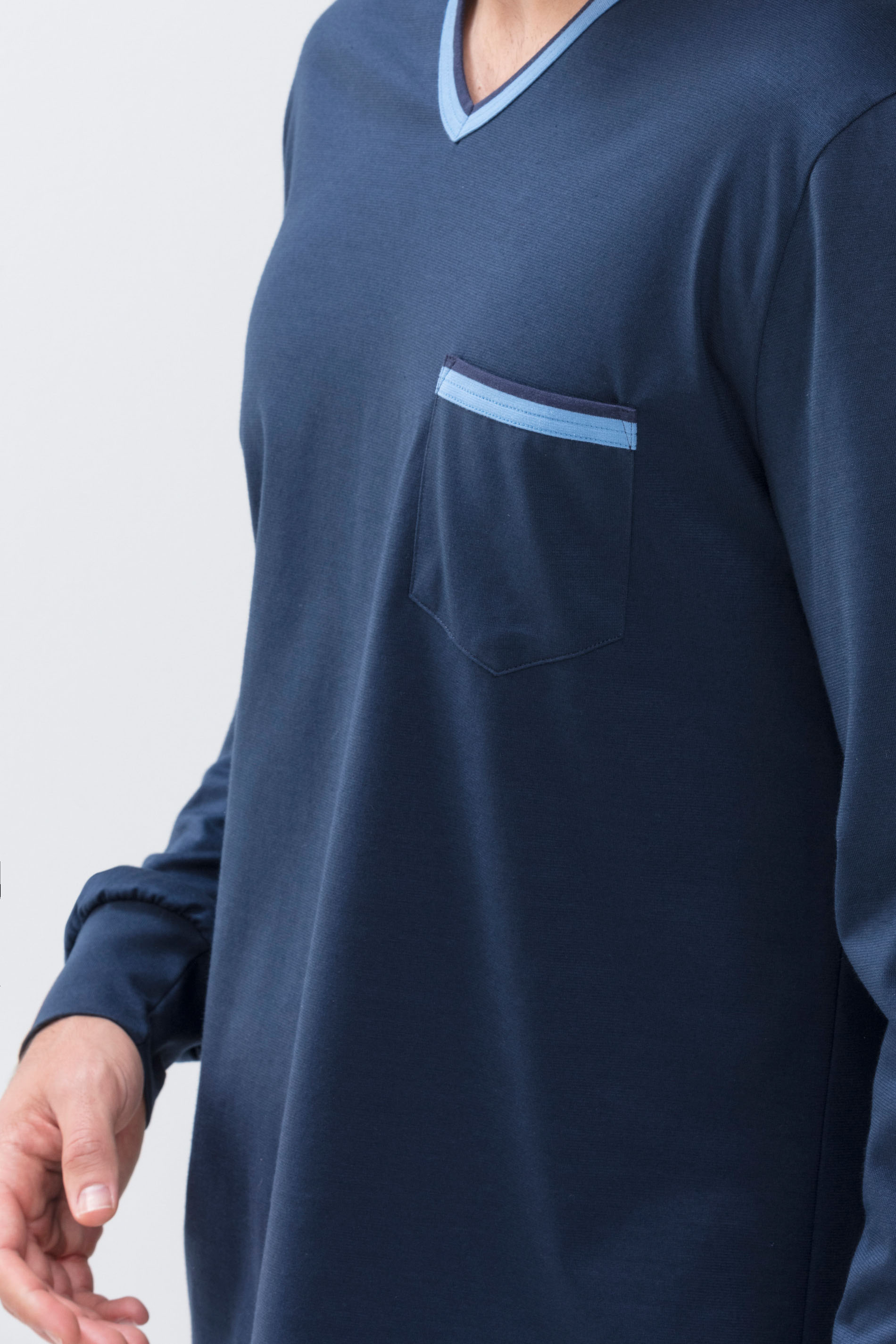 Schlafanzug Yacht Blue Serie Leongatha Detailansicht 01 | mey®
