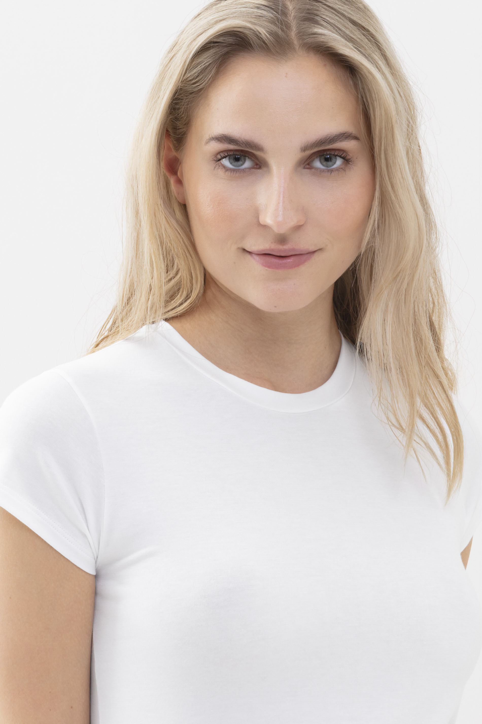 T-Shirt Weiss Serie Cotton Pure Detailansicht 01 | mey®