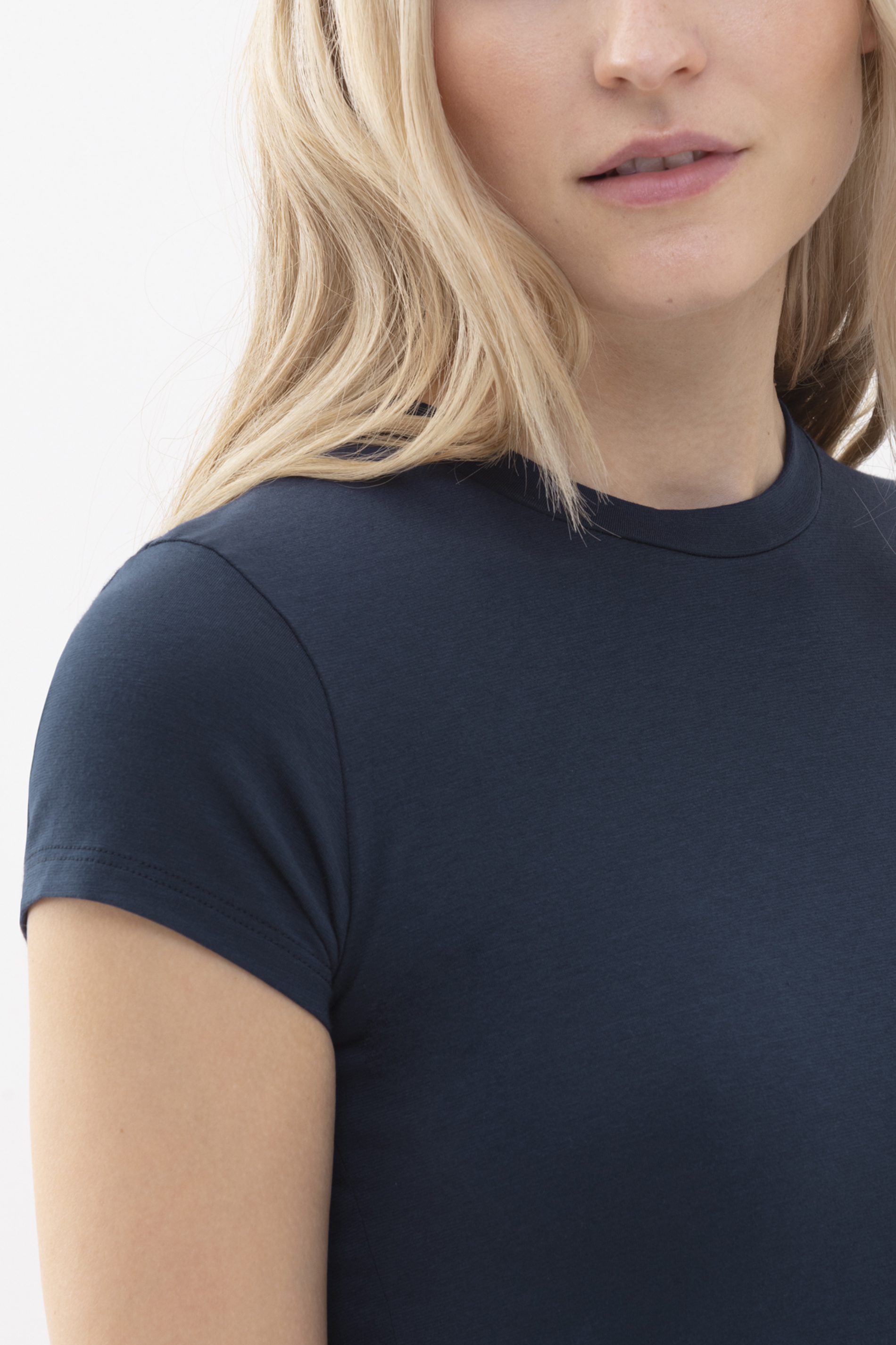 T-Shirt Night Blue Serie Cotton Pure Detailansicht 02 | mey®