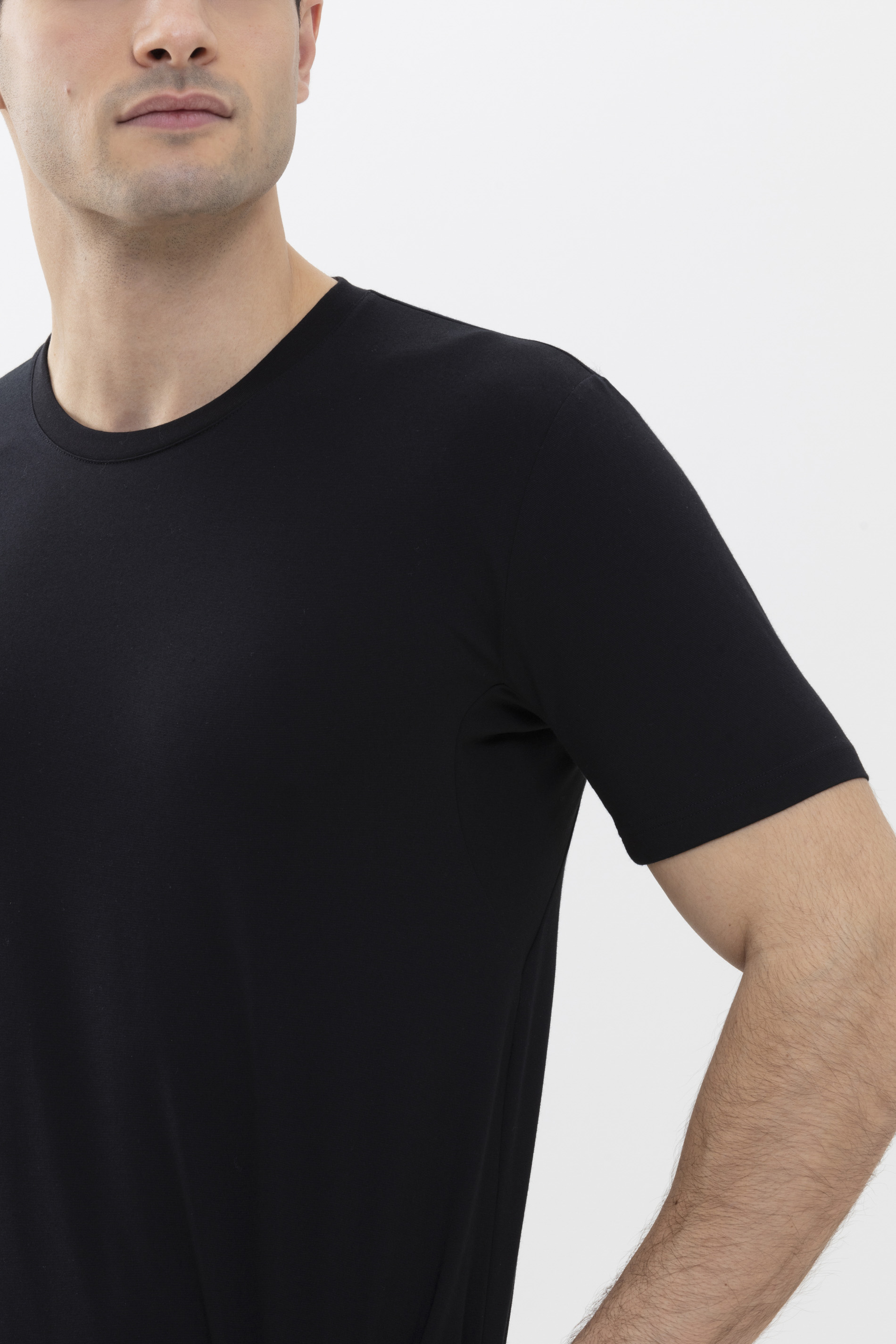 Hybride T-shirt Zwart Serie Hybrid T-Shirt Detailweergave 02 | mey®