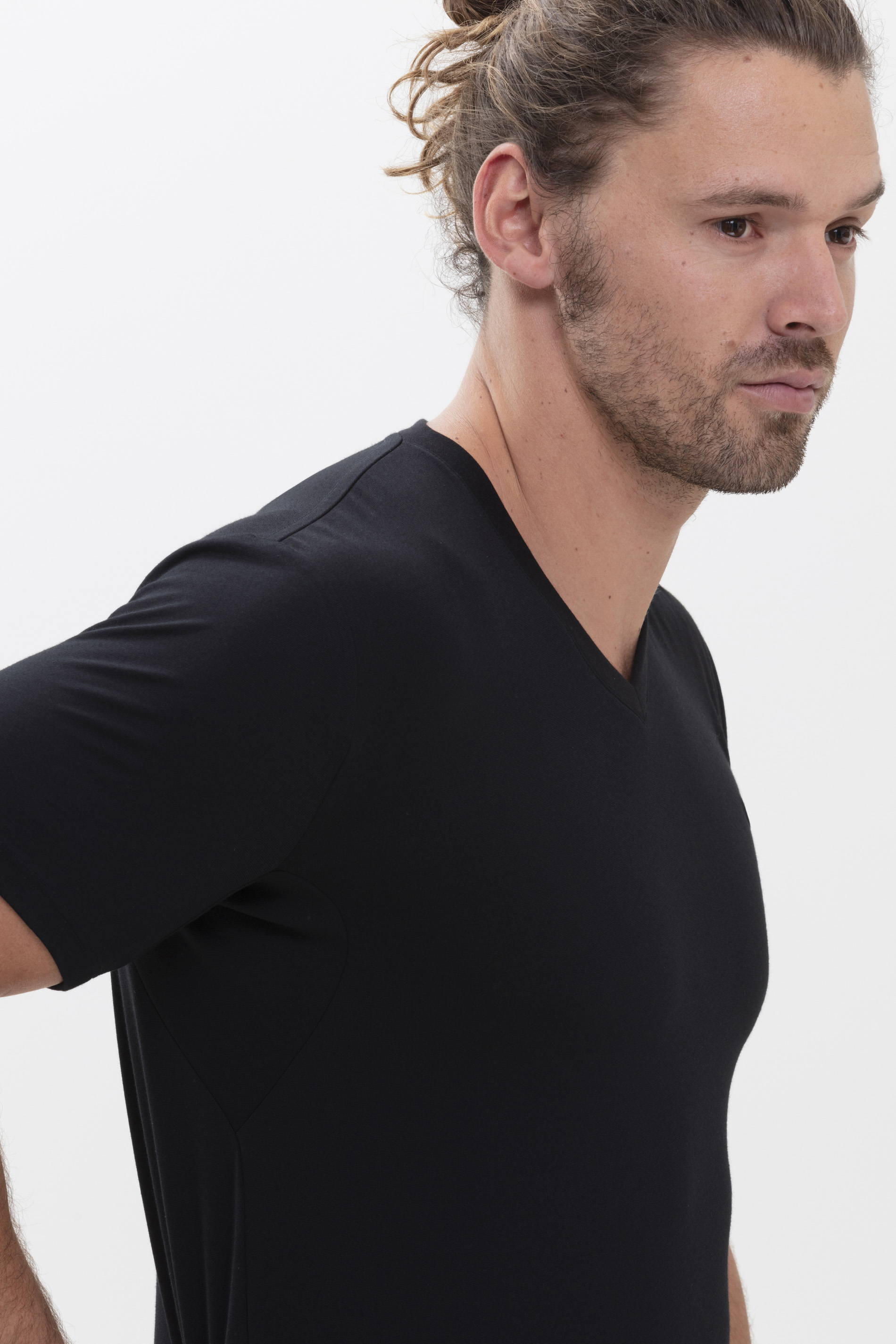 Hybrid T-shirt Black Serie Hybrid T-Shirt Detail View 02 | mey®