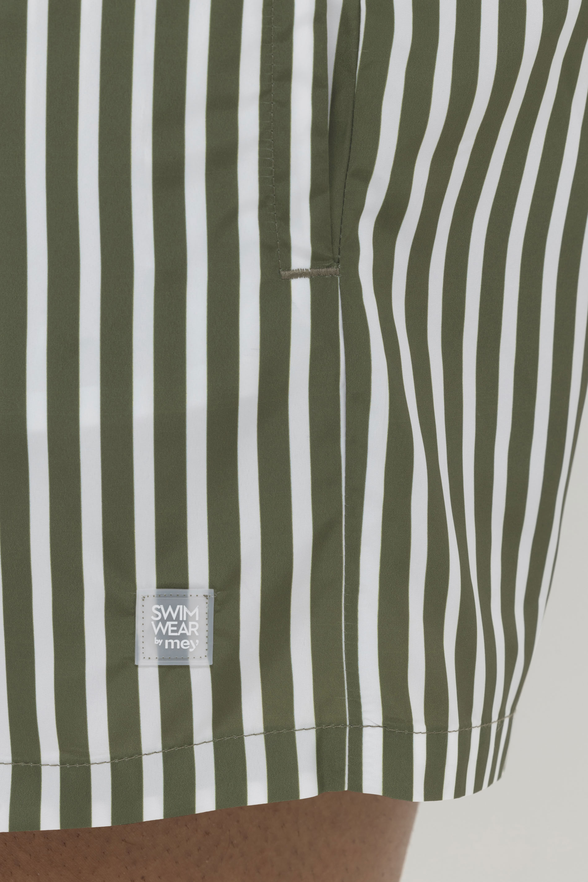 Badeshorts Serie Block Stripe Detailansicht 02 | mey®