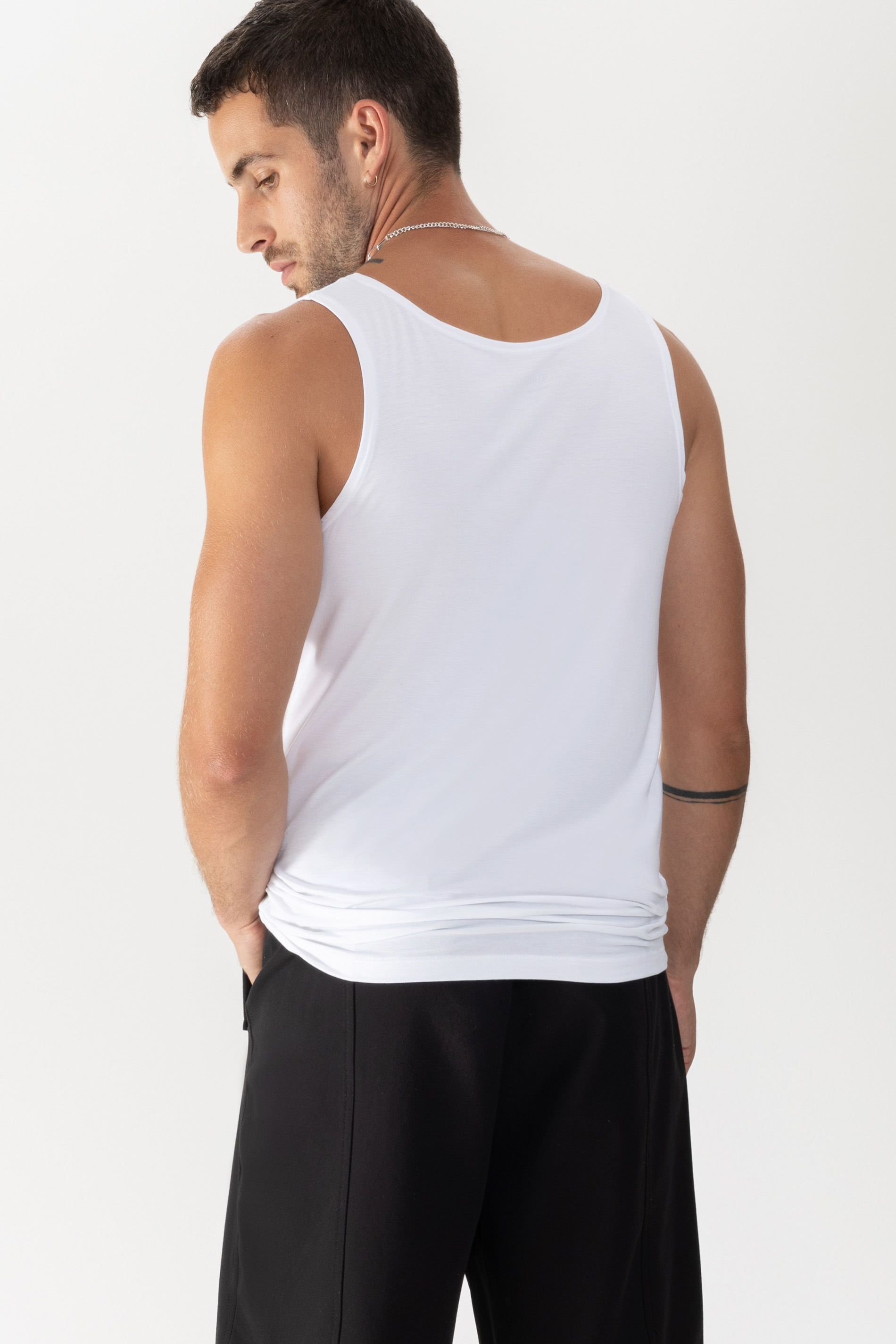 Athletic-Shirt Weiss Serie Superior Modal Rückansicht | mey®