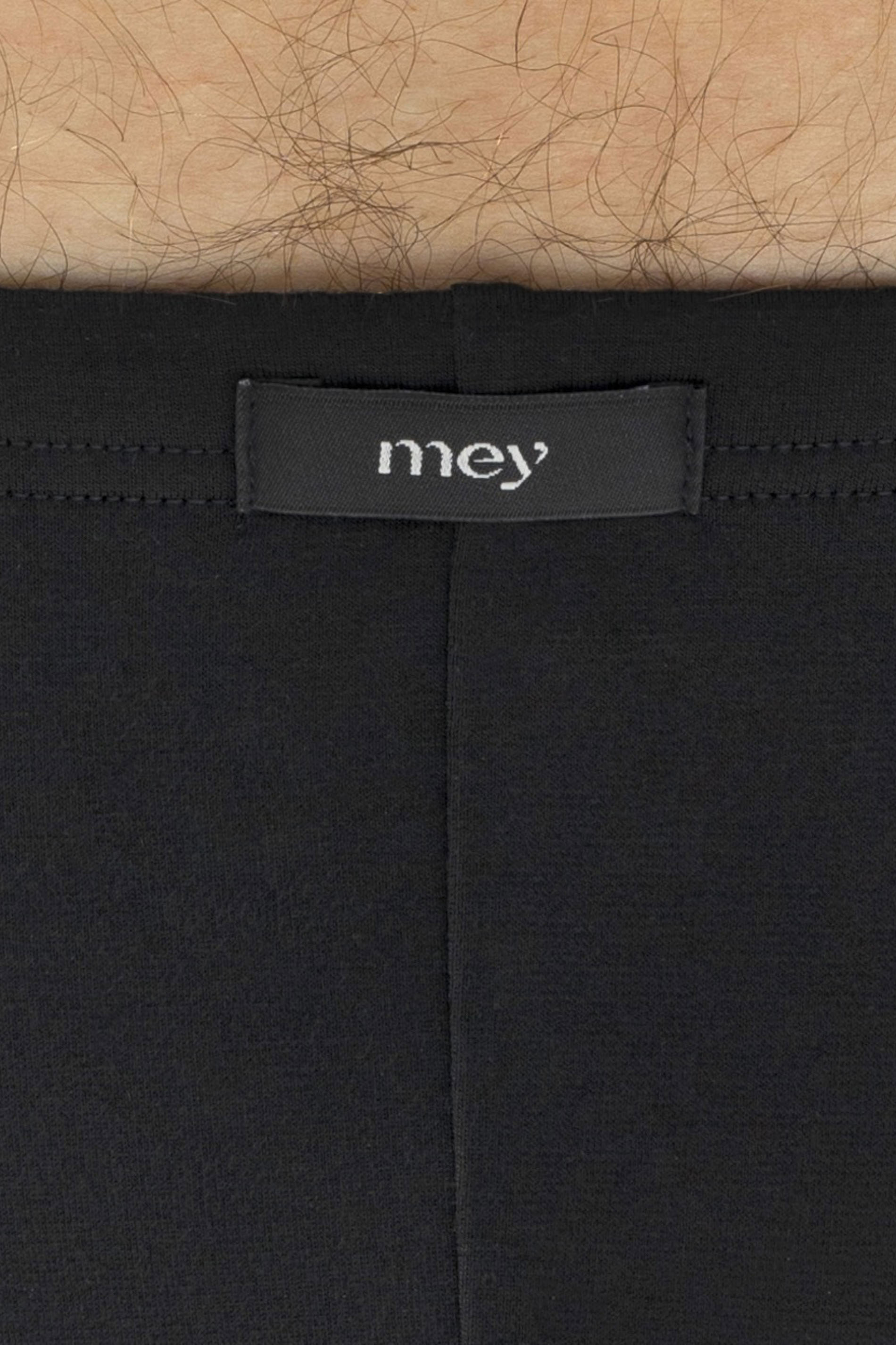 Shorty Black Serie Network Detail View 01 | mey®
