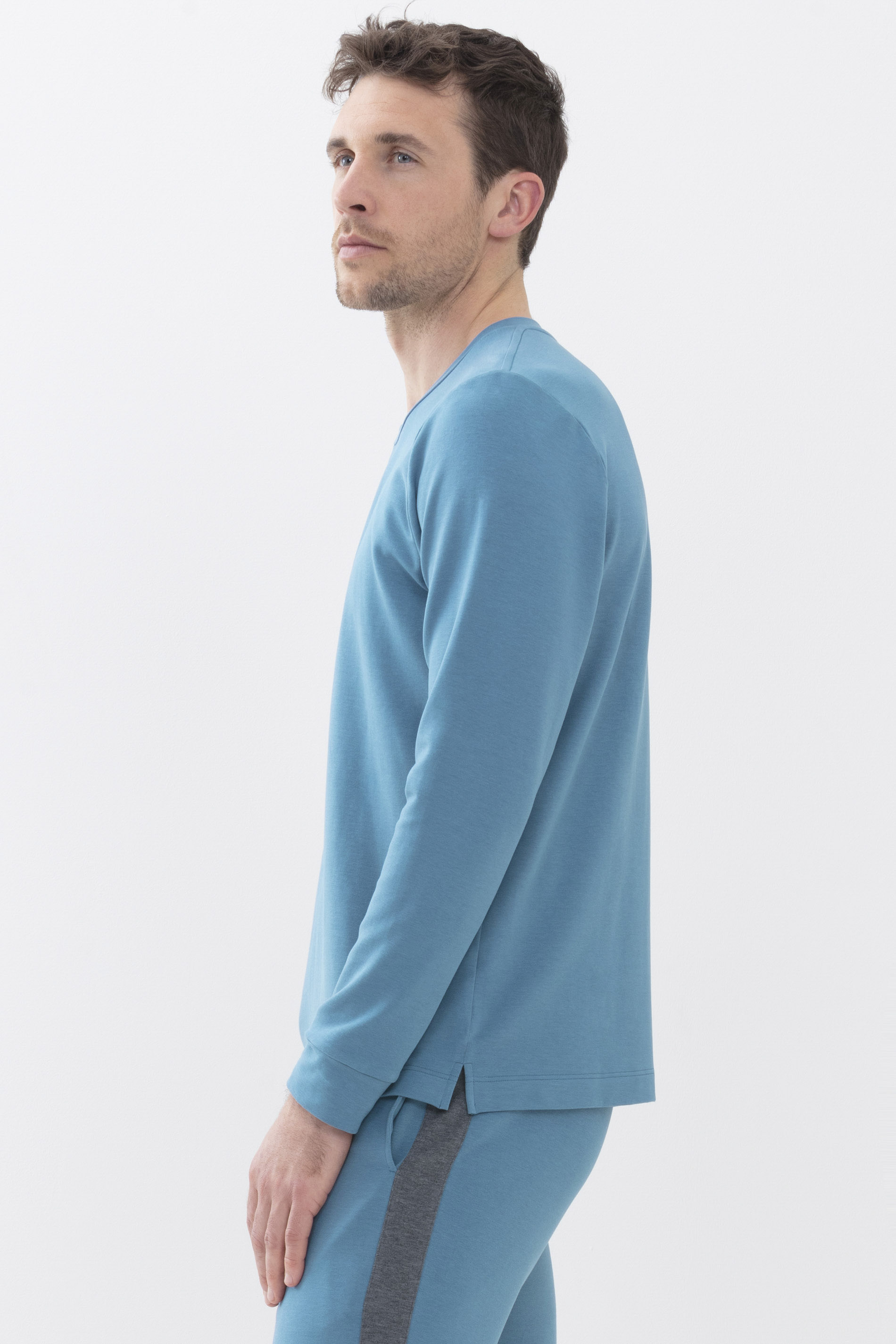 Long sleeves Yale Blue Serie Enjoy Colour Detail View 02 | mey®