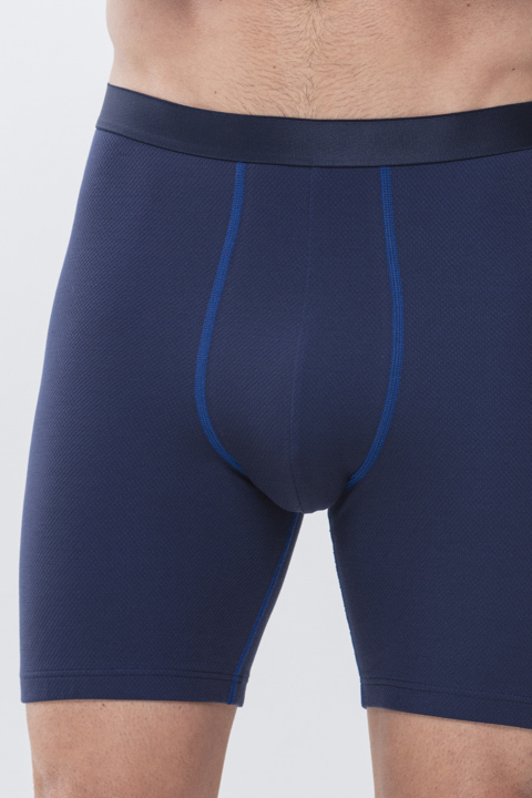Long Shorts Yacht Blue High Performance Frontansicht | mey®
