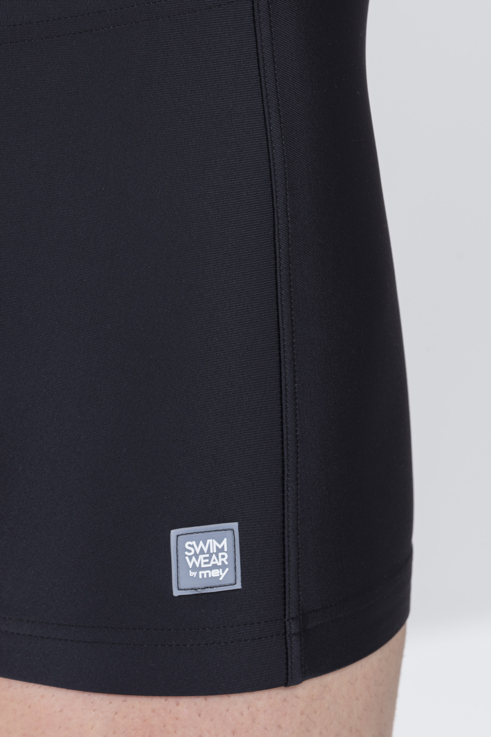 Bade Shorty Black Serie English Harbour  Detail View 01 | mey®