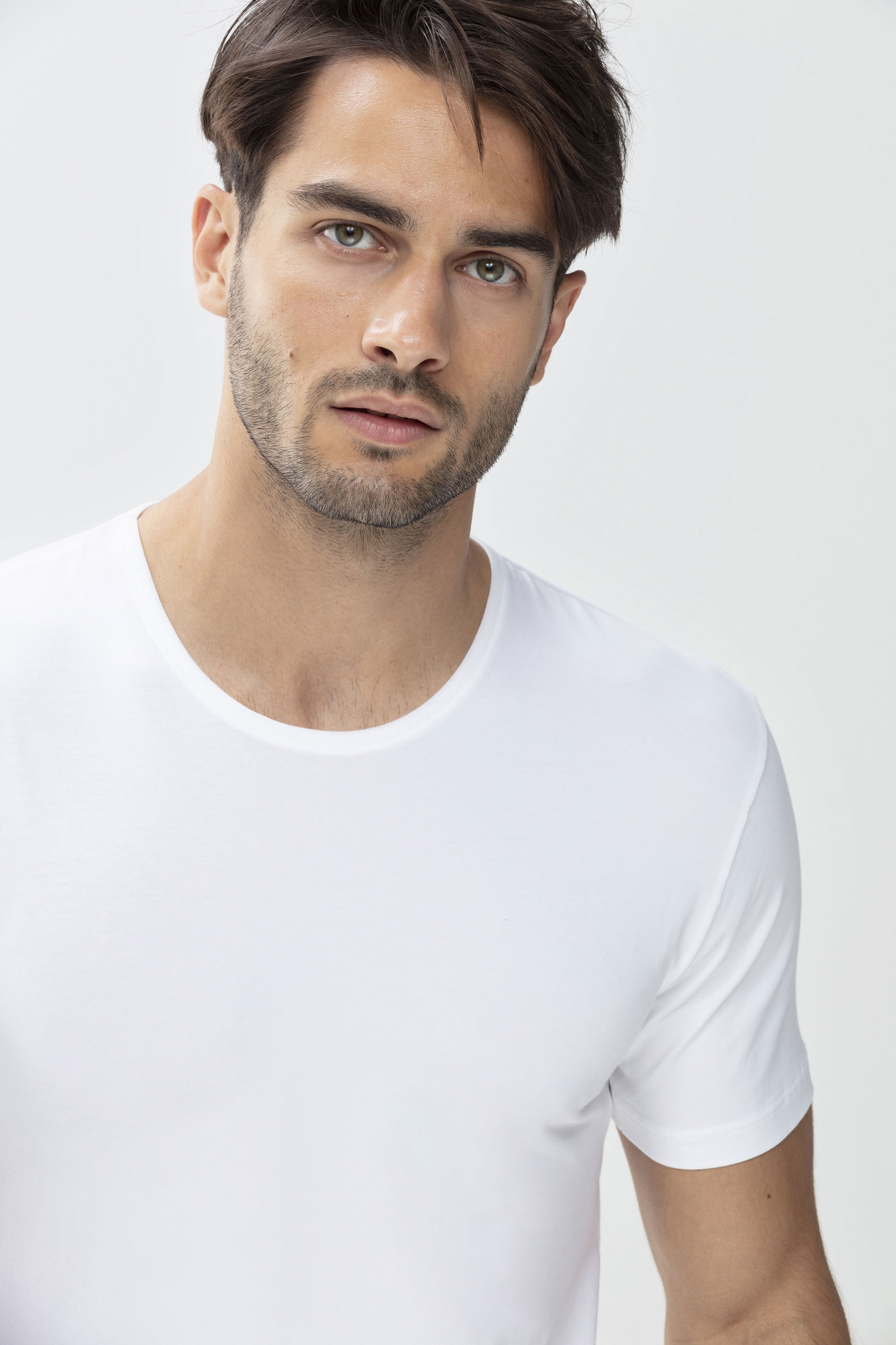 Short-sleeved T-shirt White Serie Dry Cotton Front View | mey®