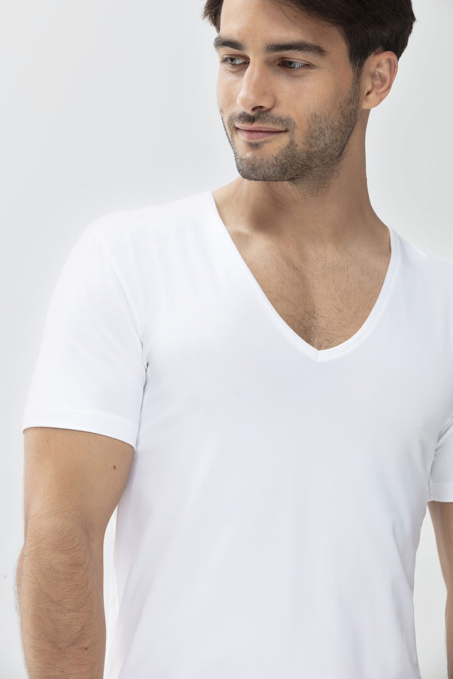 Das Drunterhemd - V-Neck White Serie Dry Cotton Functional  Front View | mey®