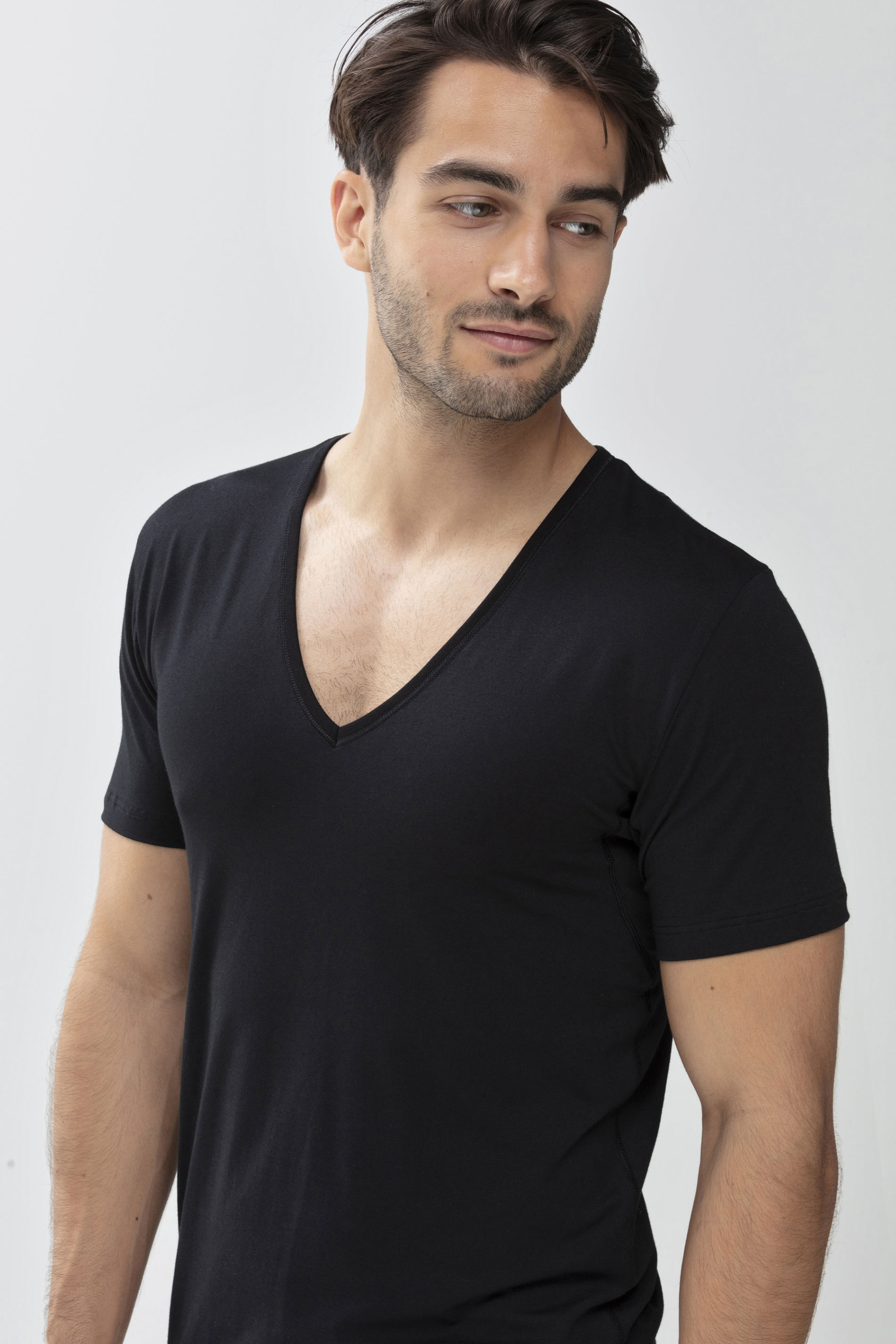 The undershirt - v neck Black Serie Dry Cotton Functional  Front View | mey®