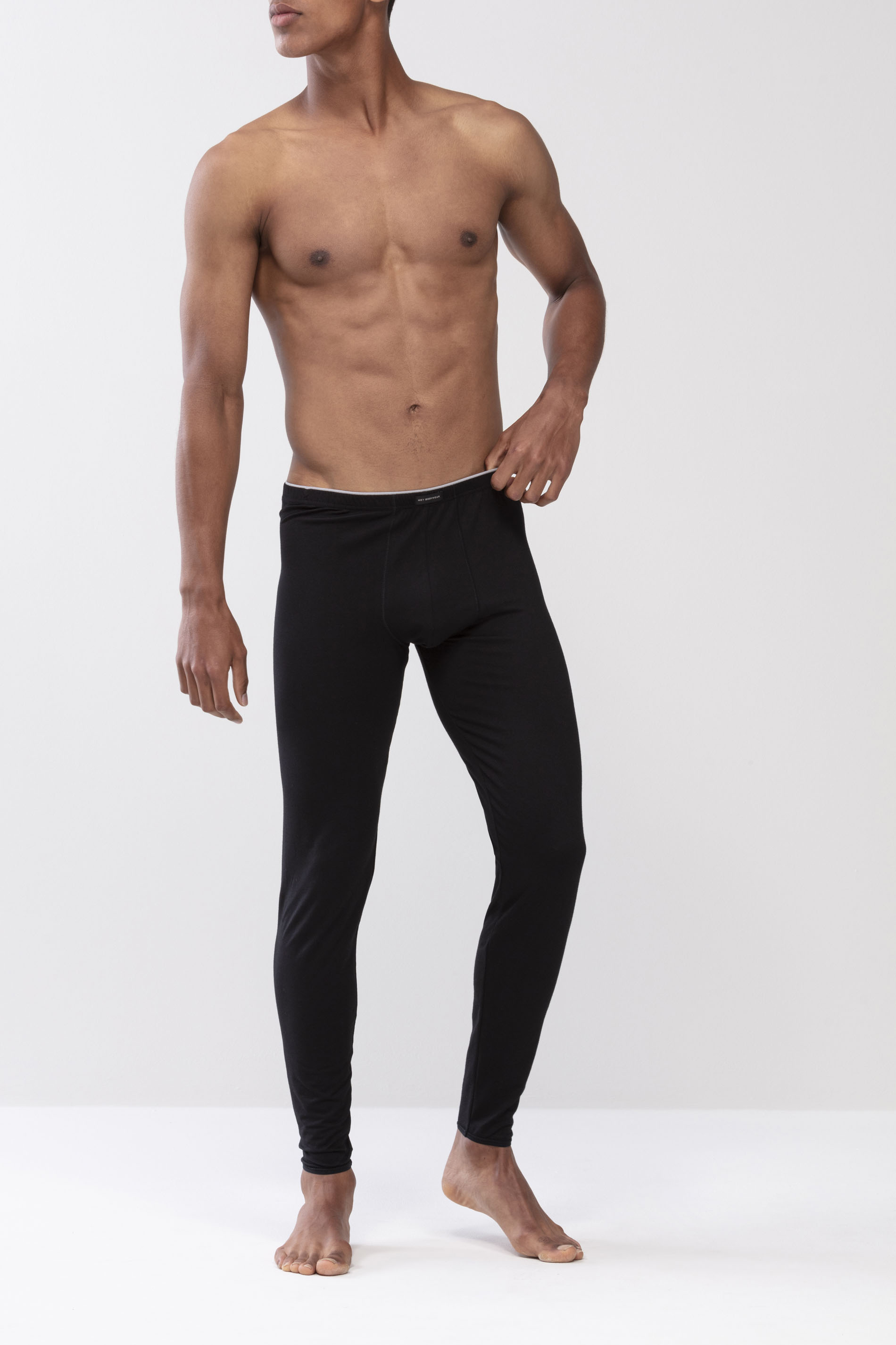 Long-Shorts Black Serie Dry Cotton Front View | mey®