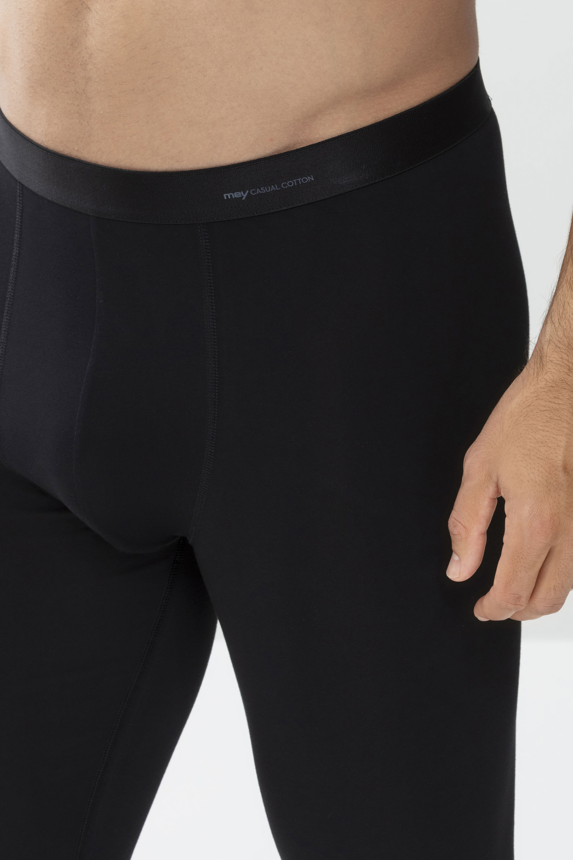 Long-Shorts Black Serie Casual Cotton Rear View | mey®