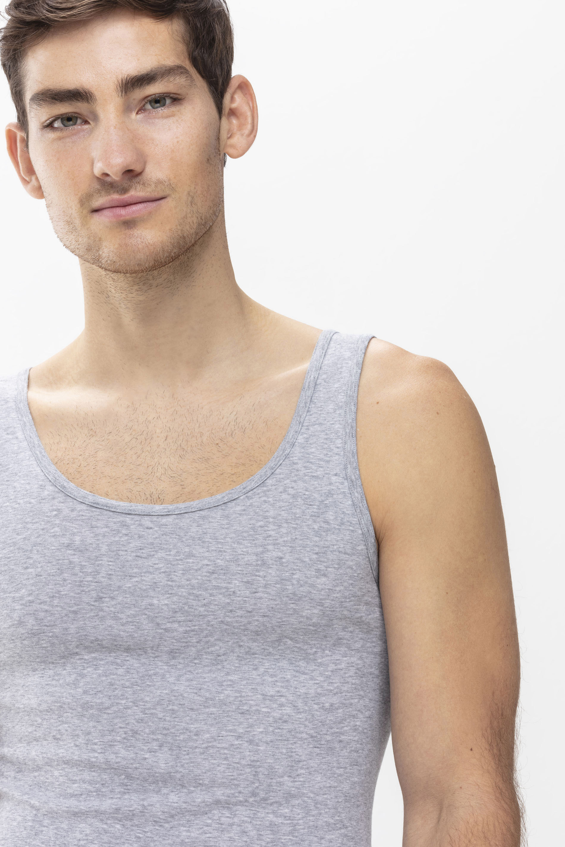 Athletic-Shirt Light Grey Melange Serie Casual Cotton Detailansicht 01 | mey®