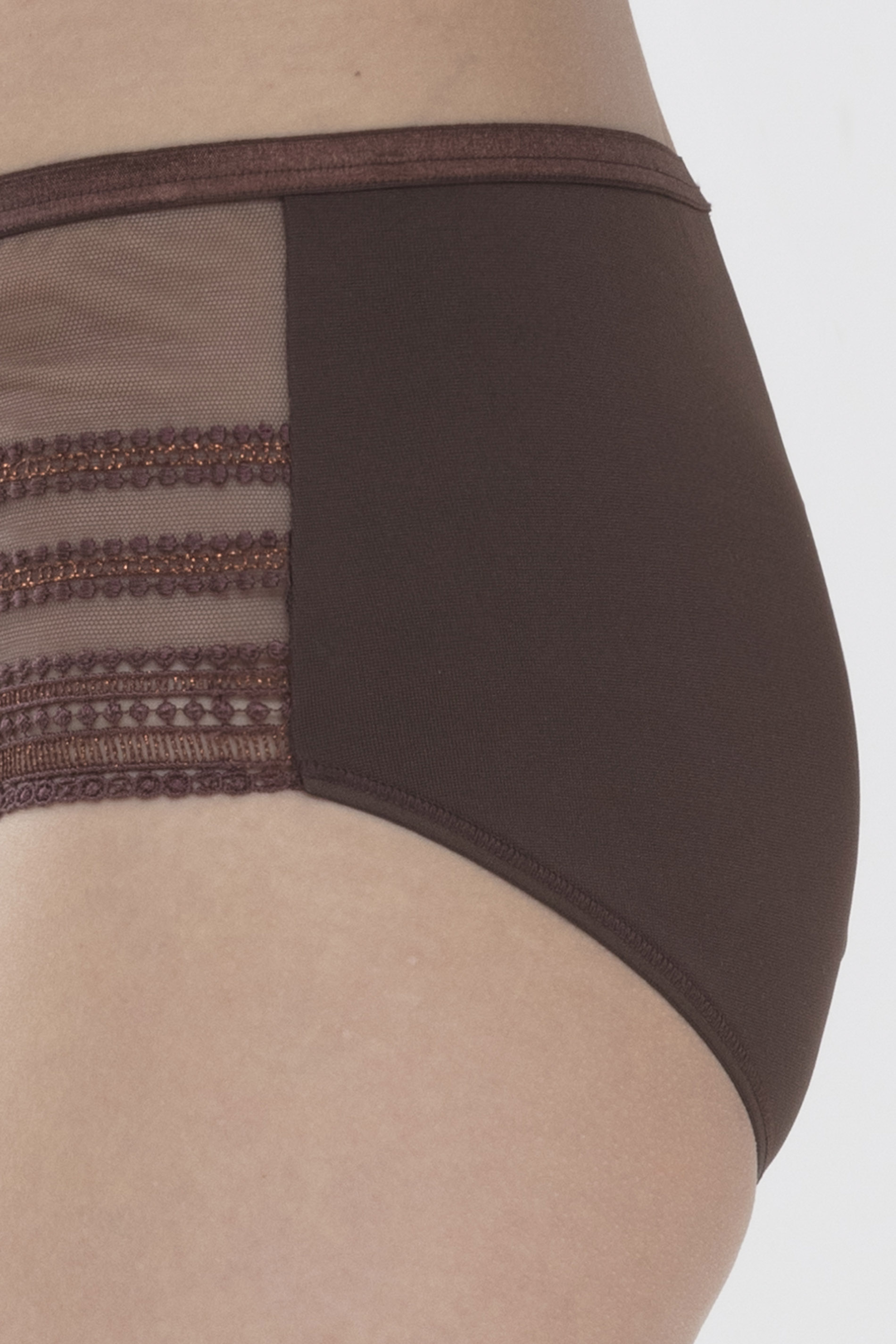 Panty Liquorice Brown Emotion Deluxe Detailansicht 02 | mey®