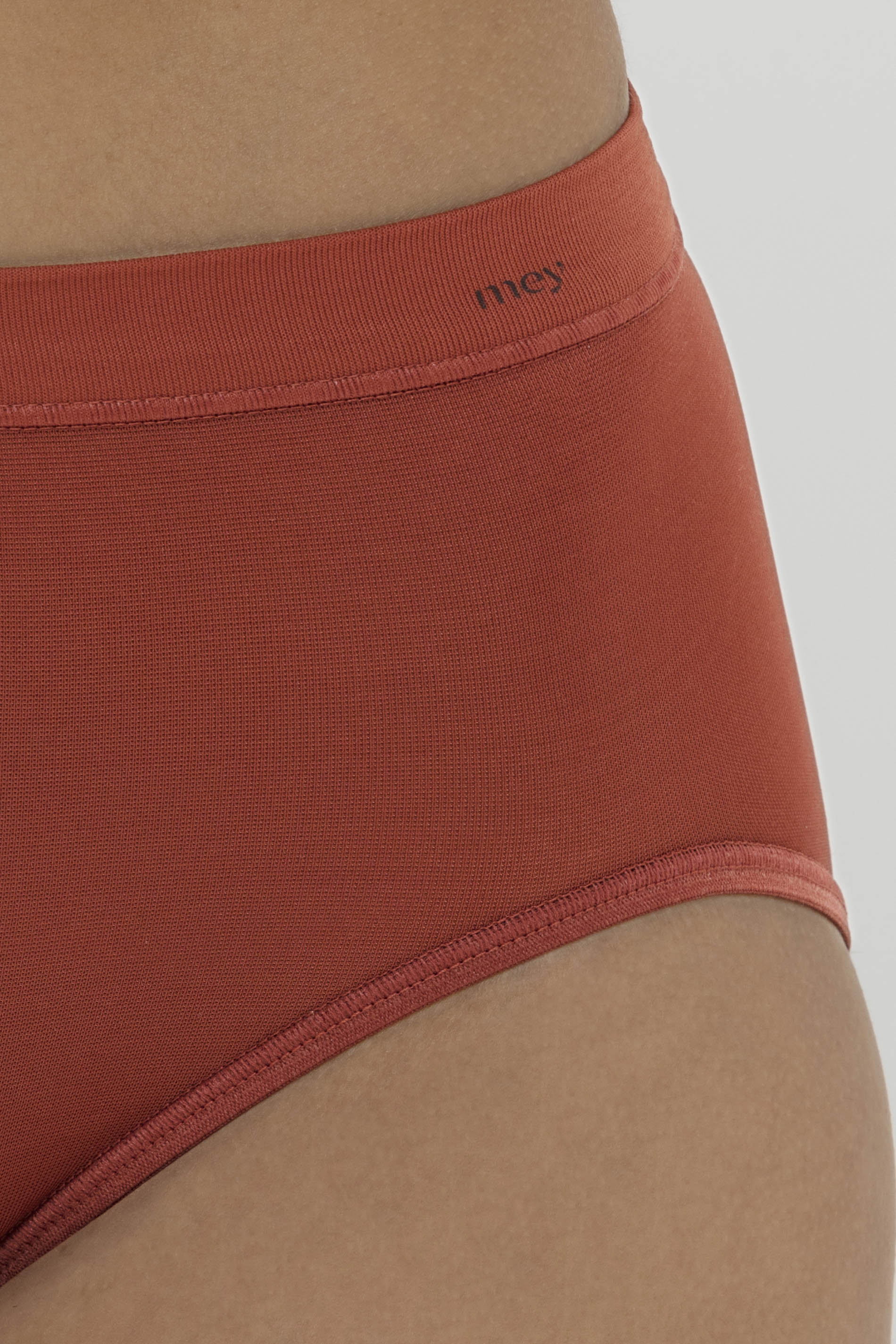 High waist pants Red Pepper Serie Emotion Detail View 01 | mey®