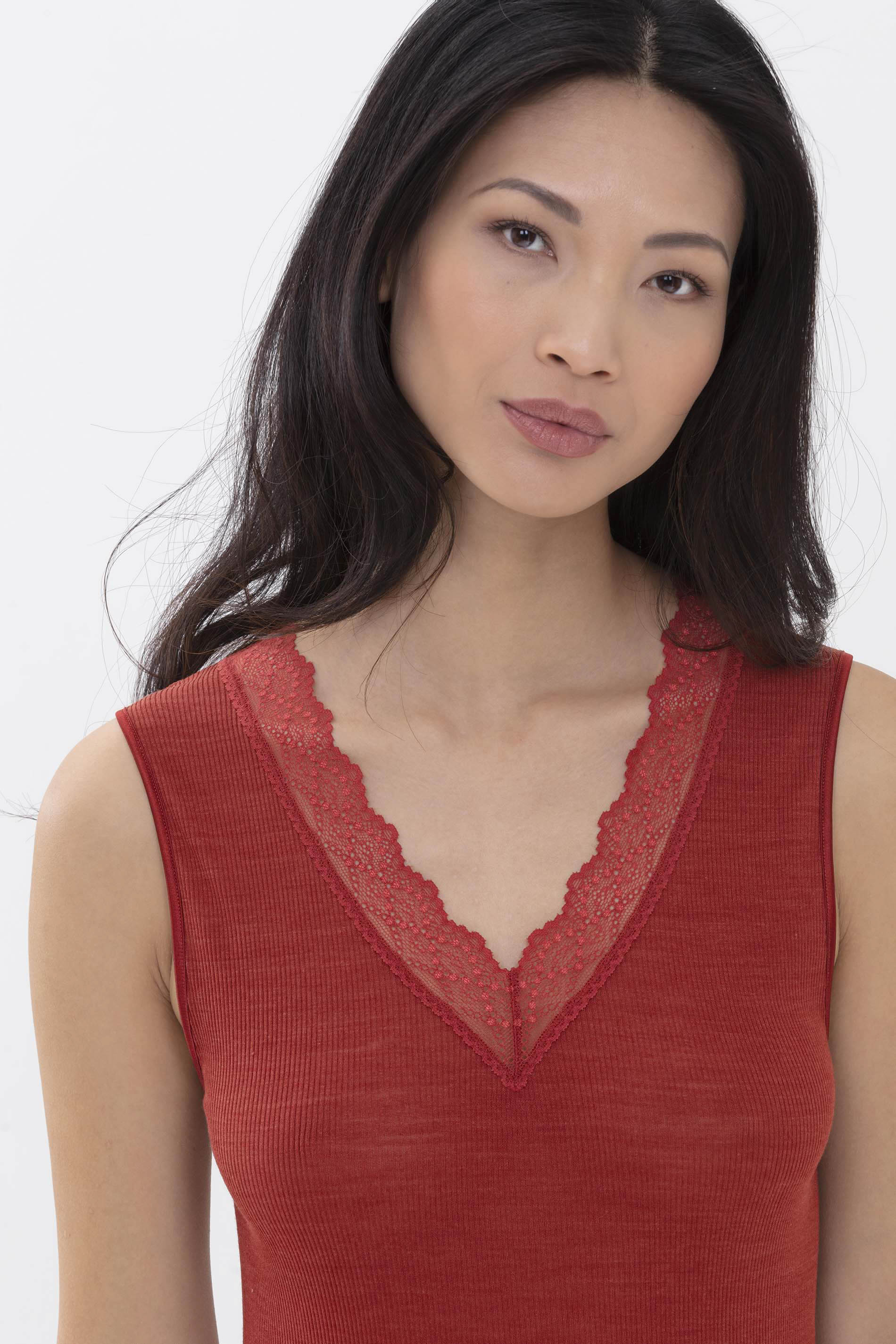 Top Red Pepper Serie Silk Rib Wool Detailansicht 01 | mey®