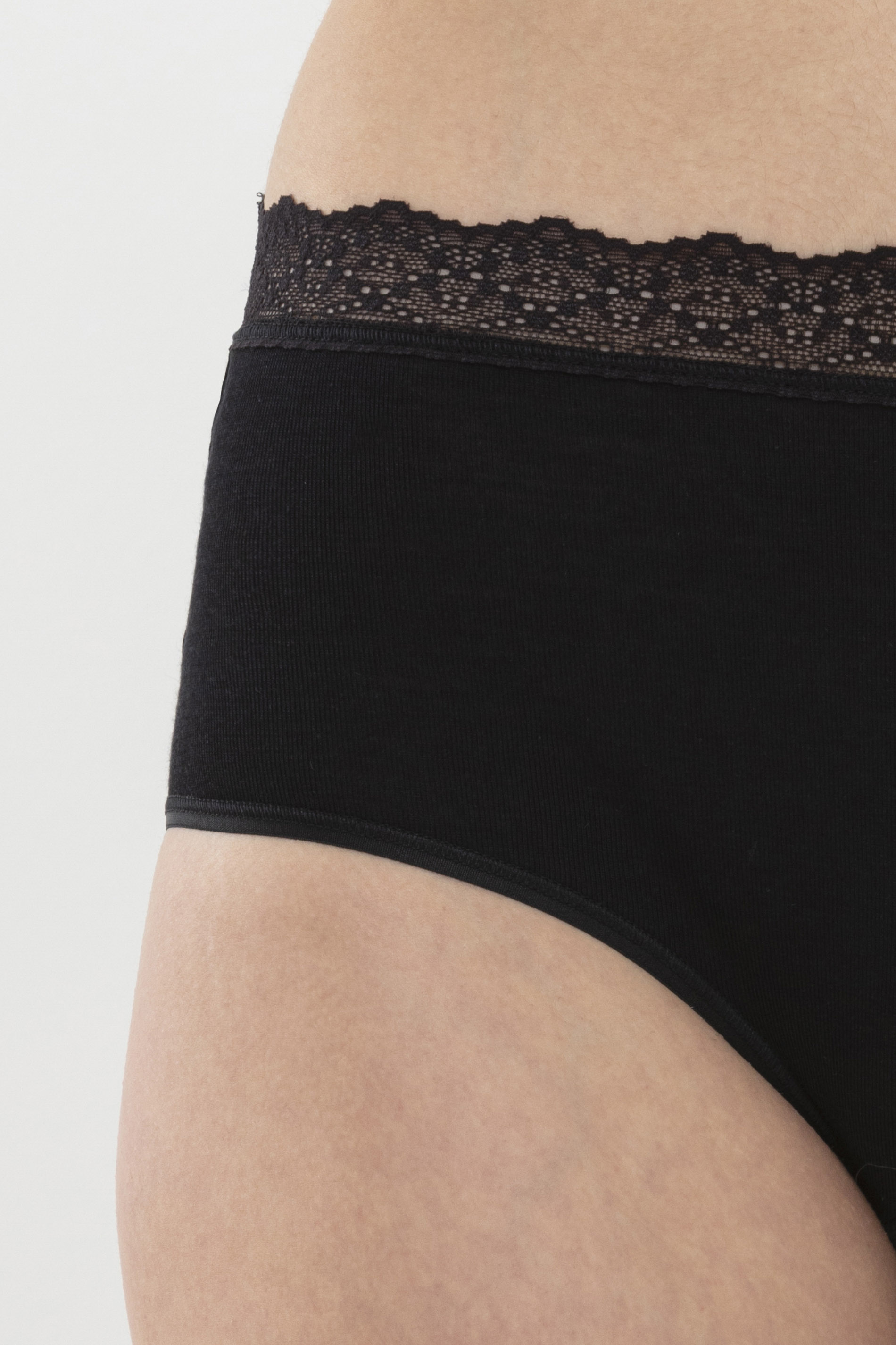 Panty Black Serie Silk Touch Wool Detail View 01 | mey®