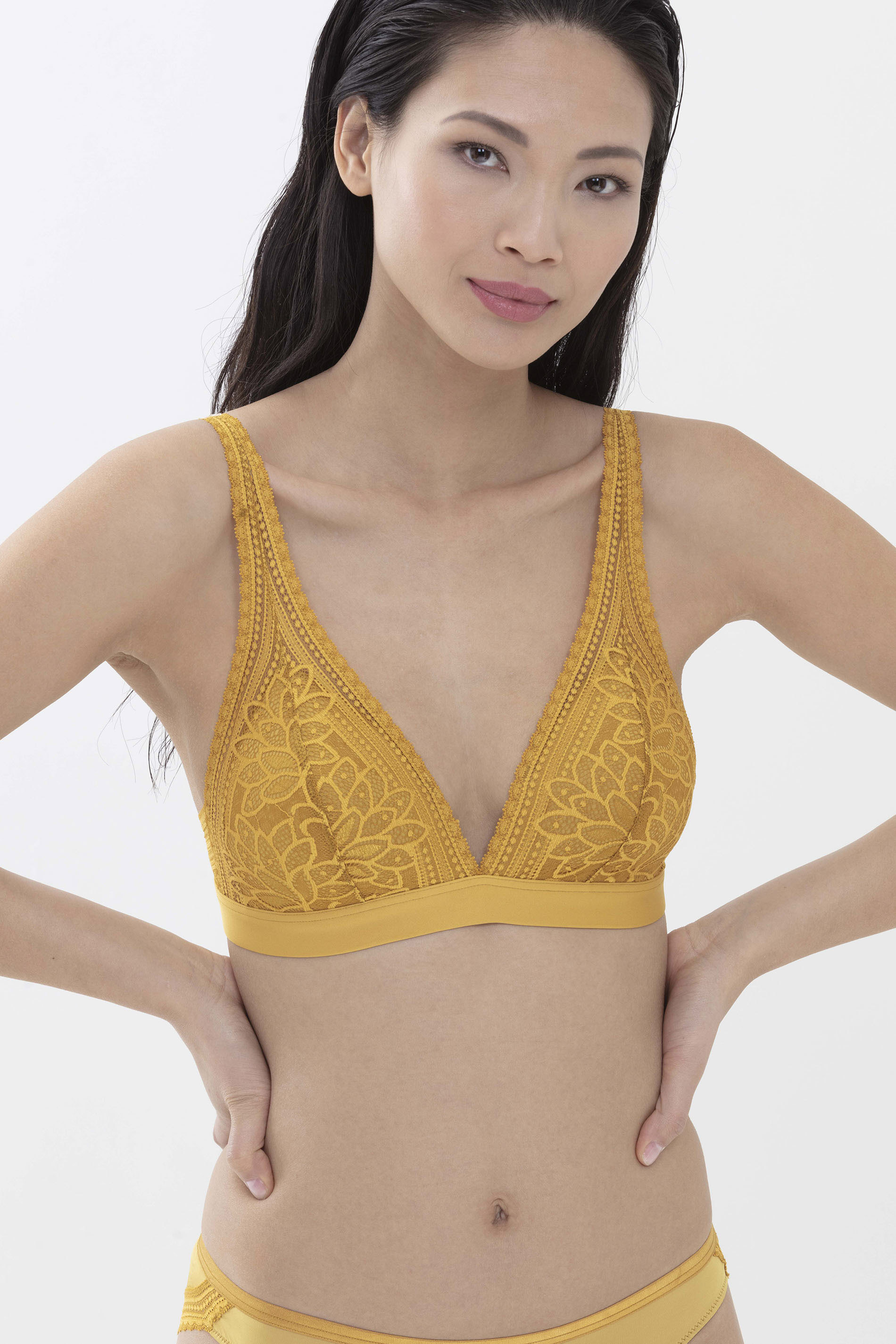 Triangle bra Wintergold Serie Poetry Glam Front View | mey®