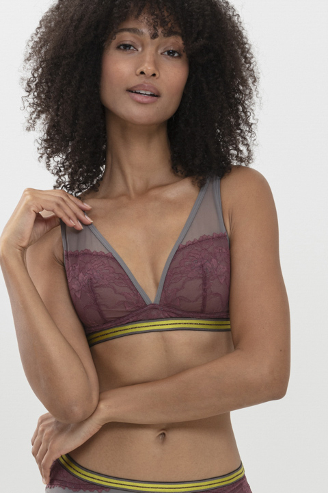 Triangle bra | no underwire Love Rouge Serie Poetry Style Front View | mey®