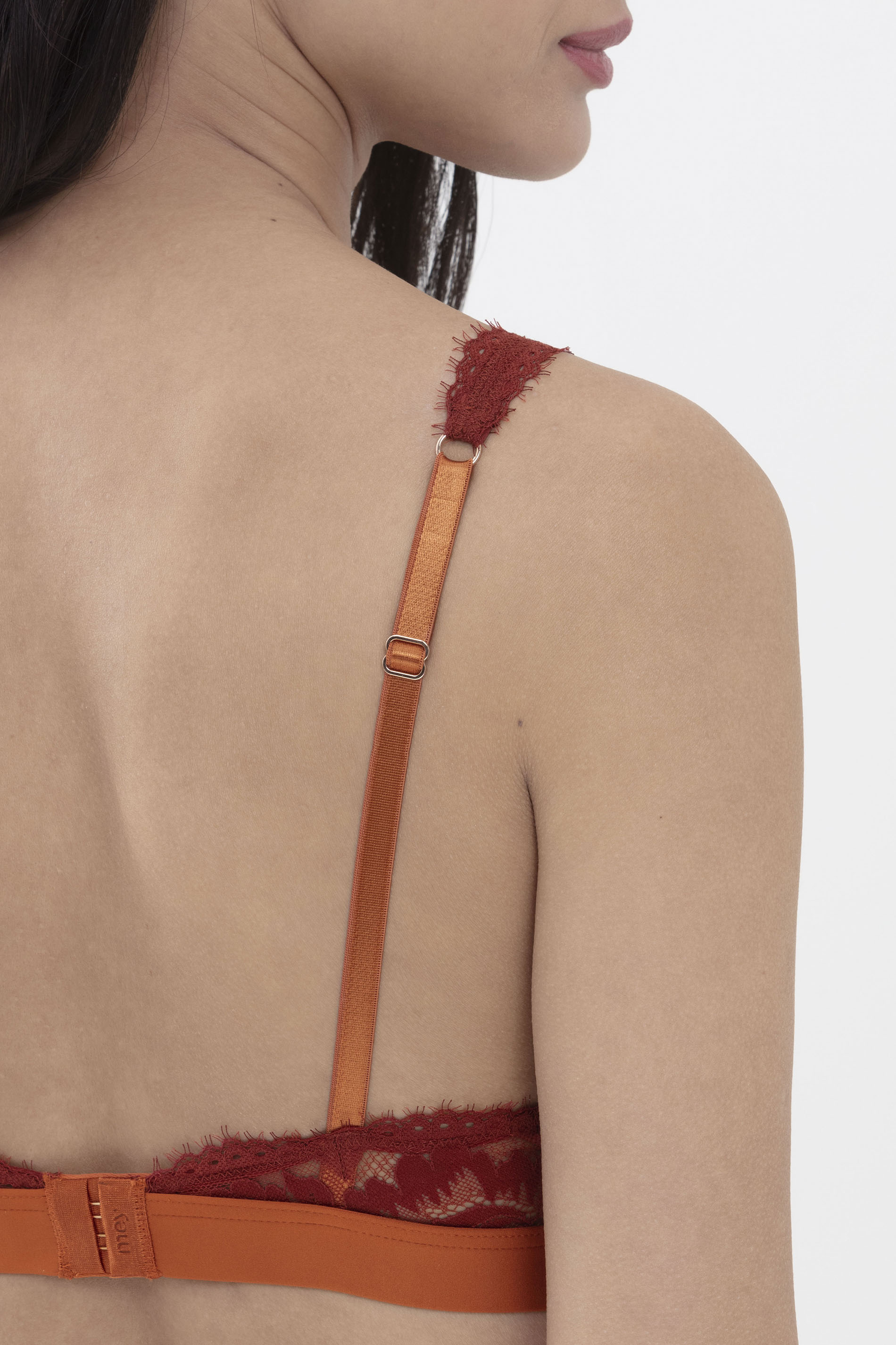 Triangle bra Red Pepper Serie Poetry Vogue Detail View 01 | mey®