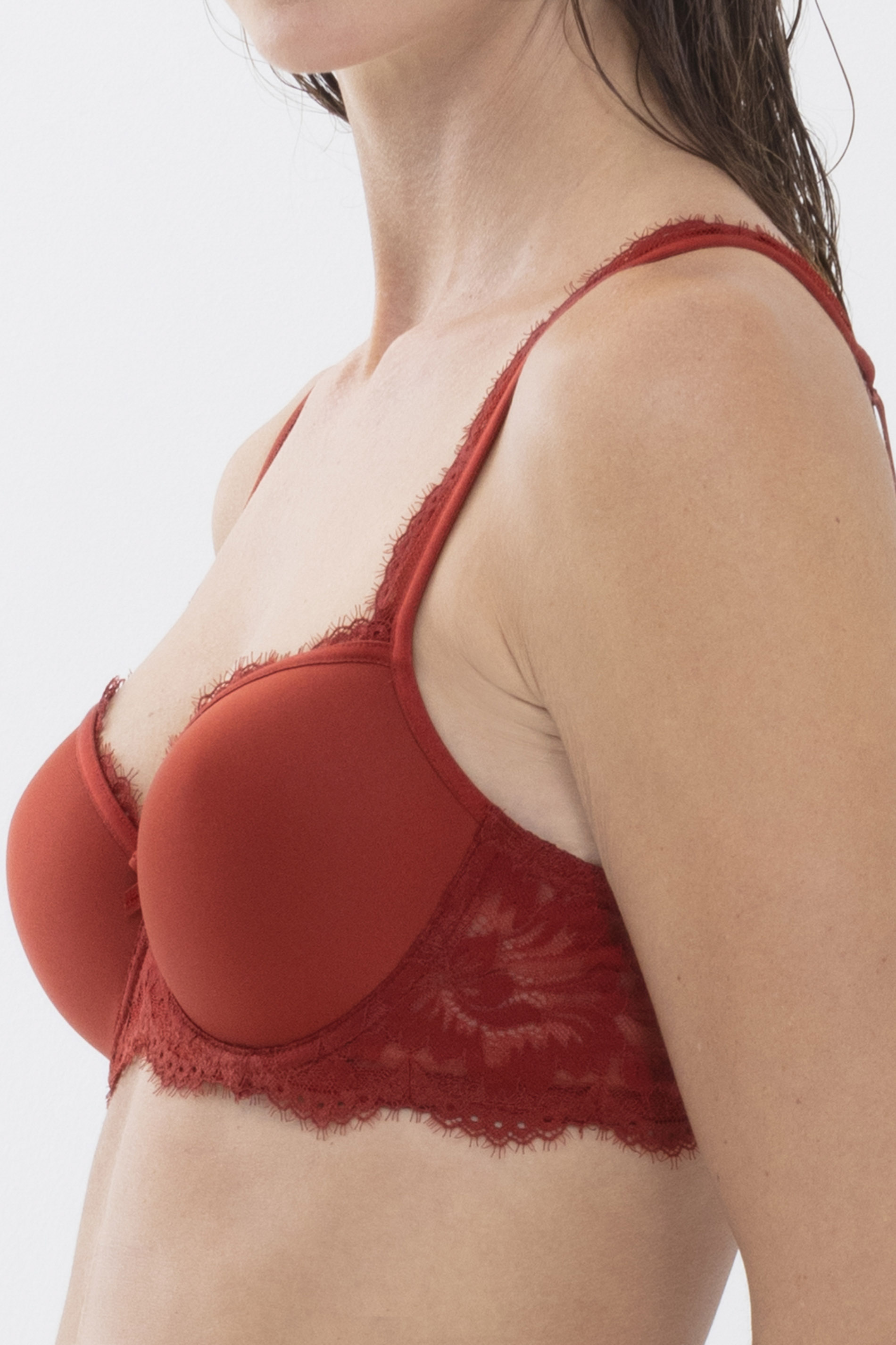 Spacer bra | Half Cup Red Pepper Serie Amazing Detail View 02 | mey®
