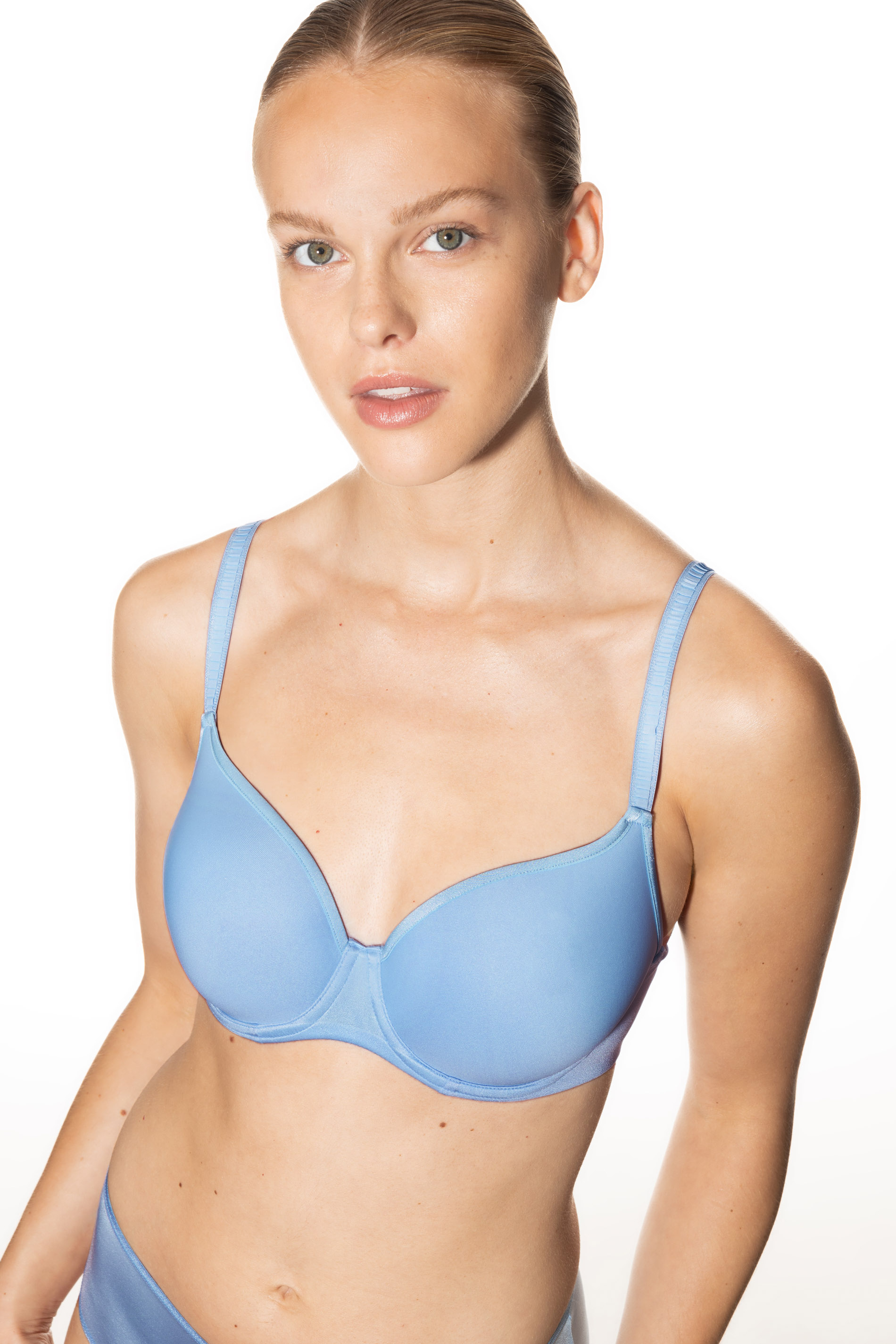 Spacer bra | Full Cup Serie Joan Detail View 01 | mey®
