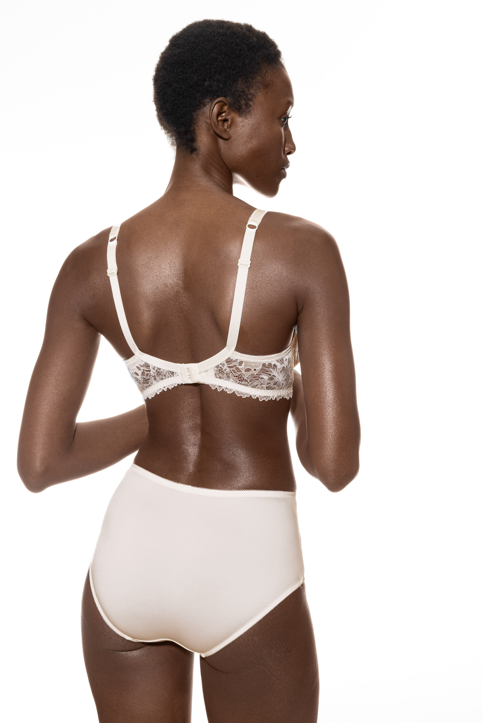 Spacer bra | Full Cup Champagner Serie Luxurious Rear View | mey®