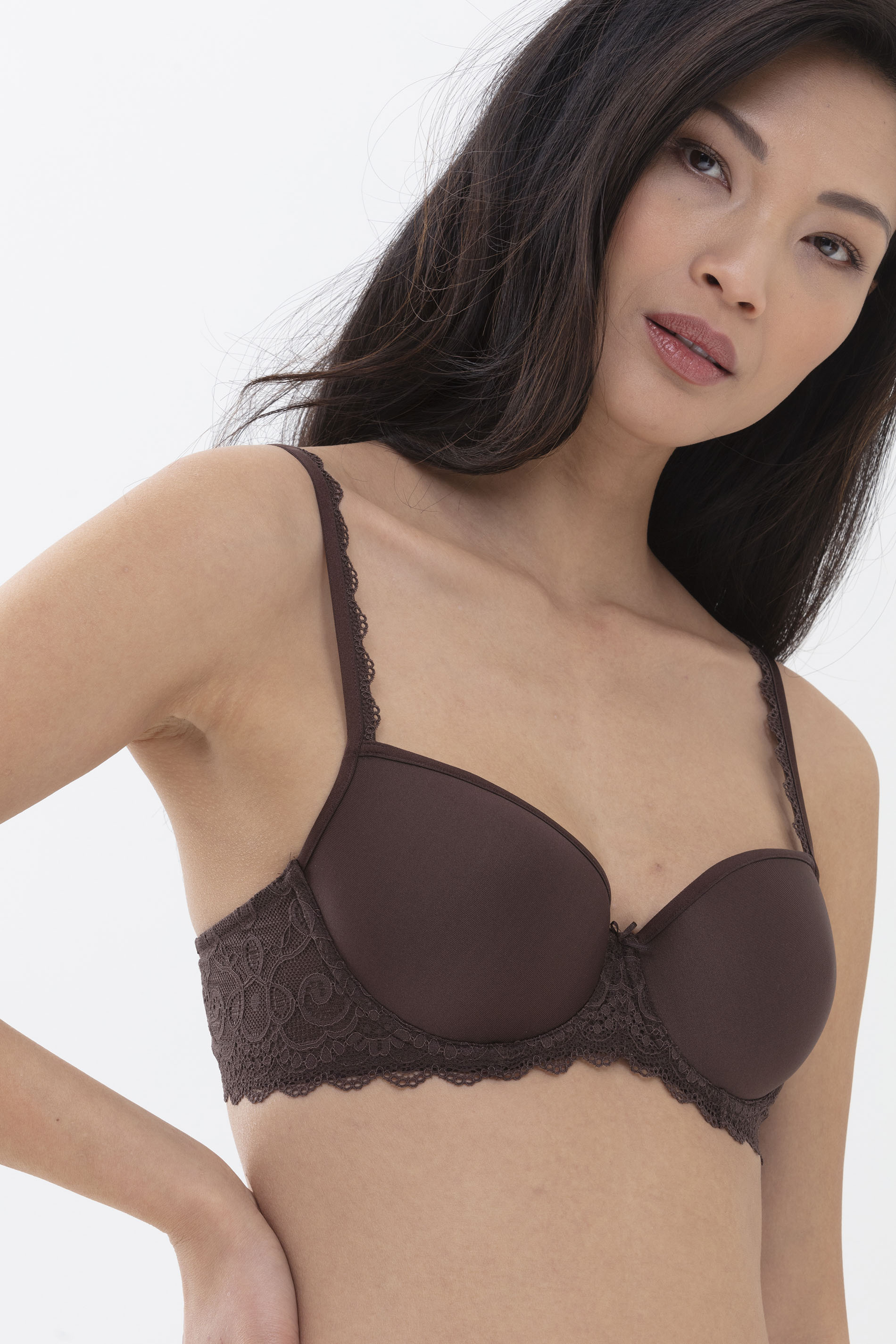 Spacer bra | Half Cup Liquorice Brown Serie Amorous Detail View 01 | mey®
