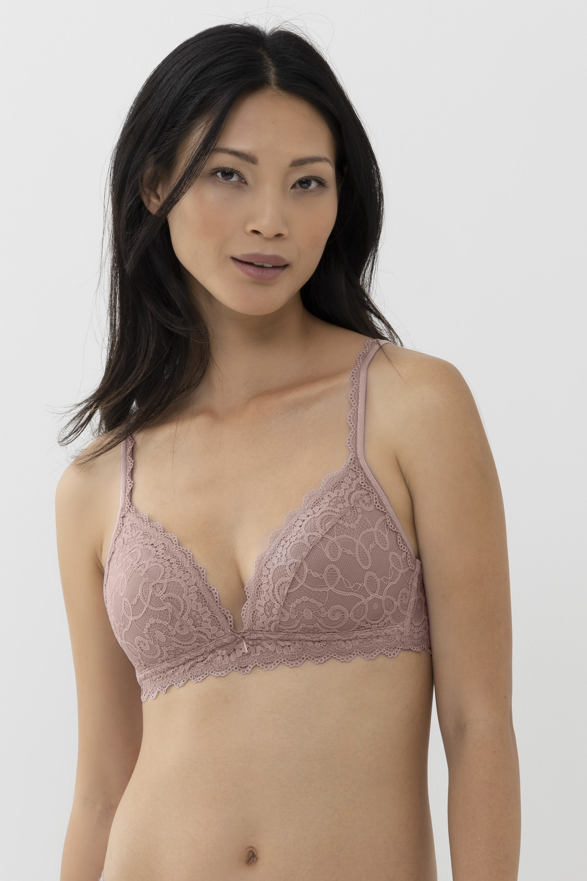 Soft spacer bra Serie Amorous Front View | mey®