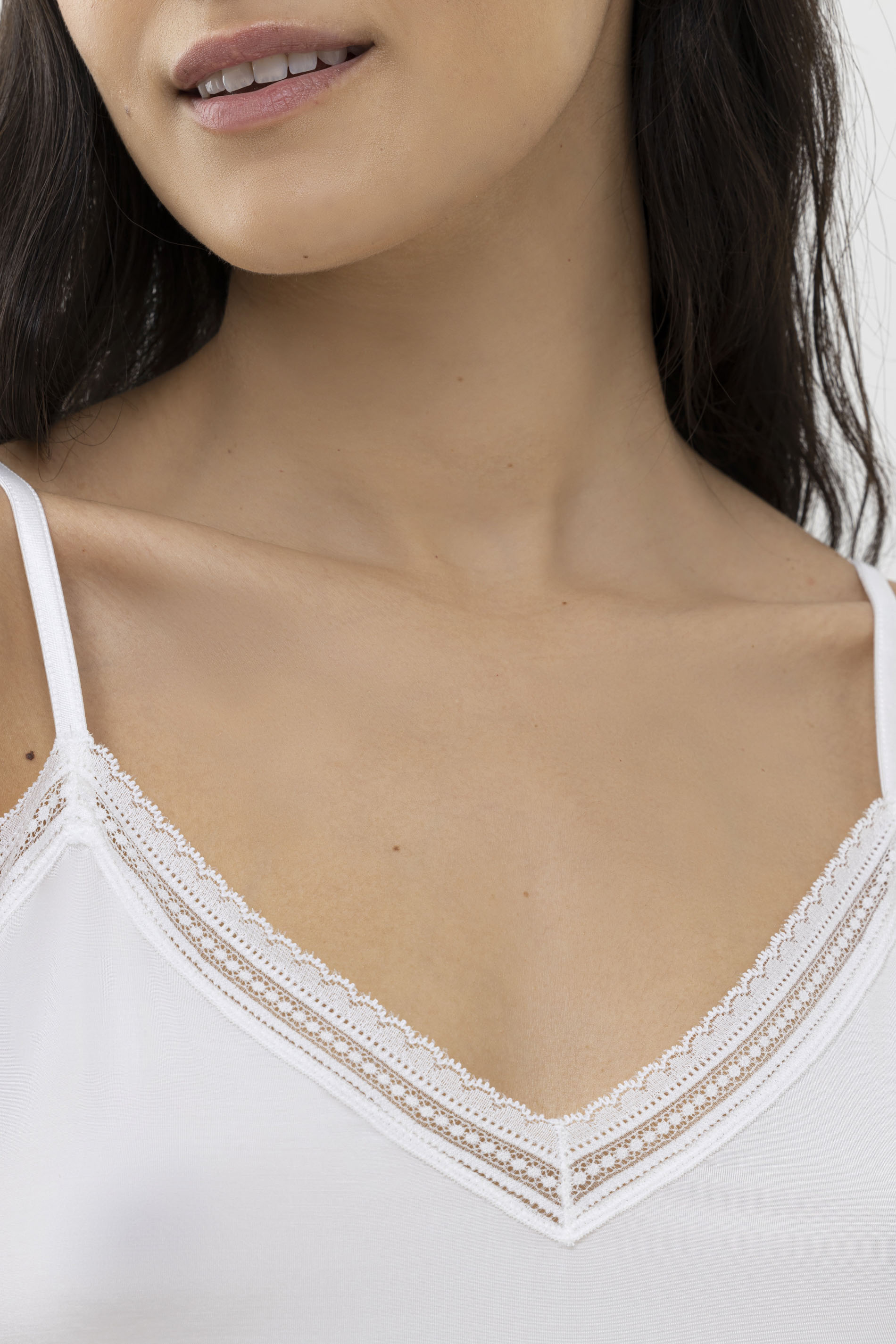 Camisole Serie Poetry Glam Detail View 01 | mey®