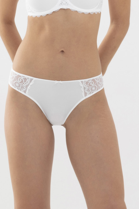 String Weiss Serie Amorous Front View | mey®