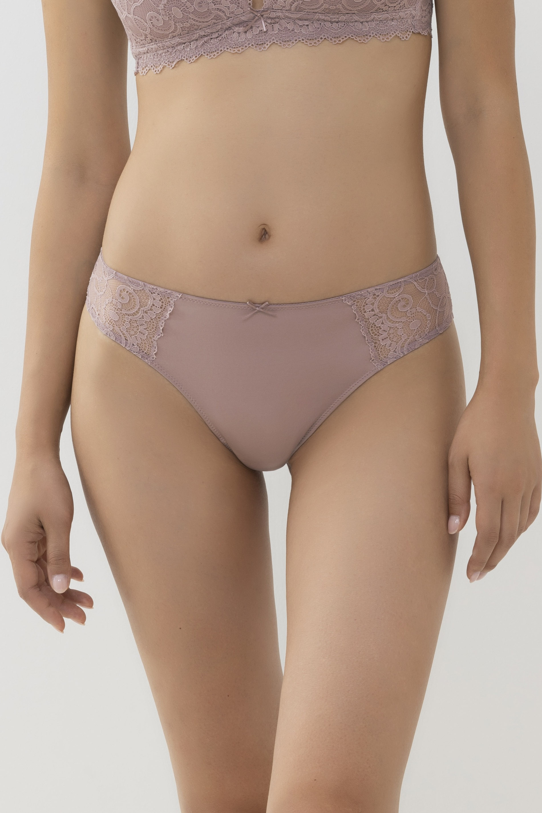 String Serie Amorous Front View | mey®