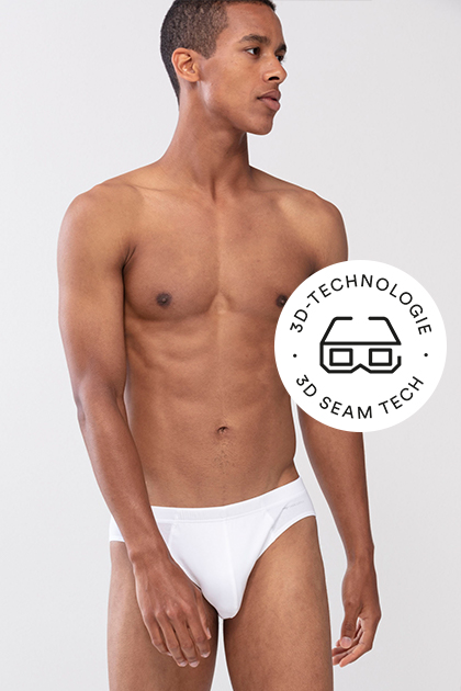 serie Casual Cotton, model draagt witte jazz-pants, mey®-symbool voor 3D-technologie: 3D-bril | mey®