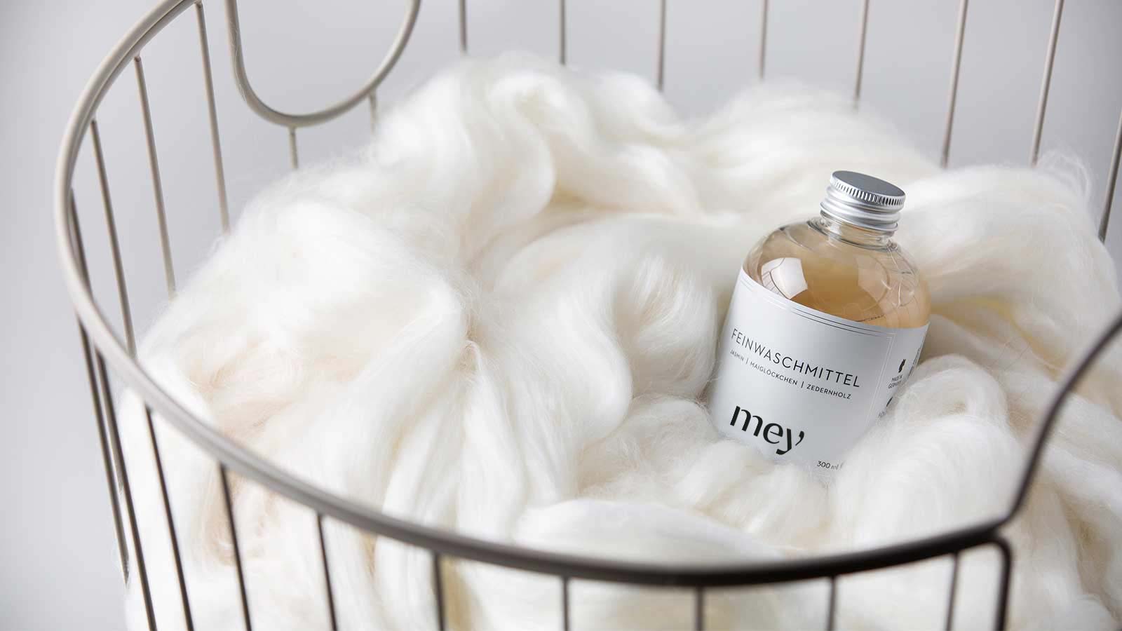 How do I wash wool correctly? | mey®